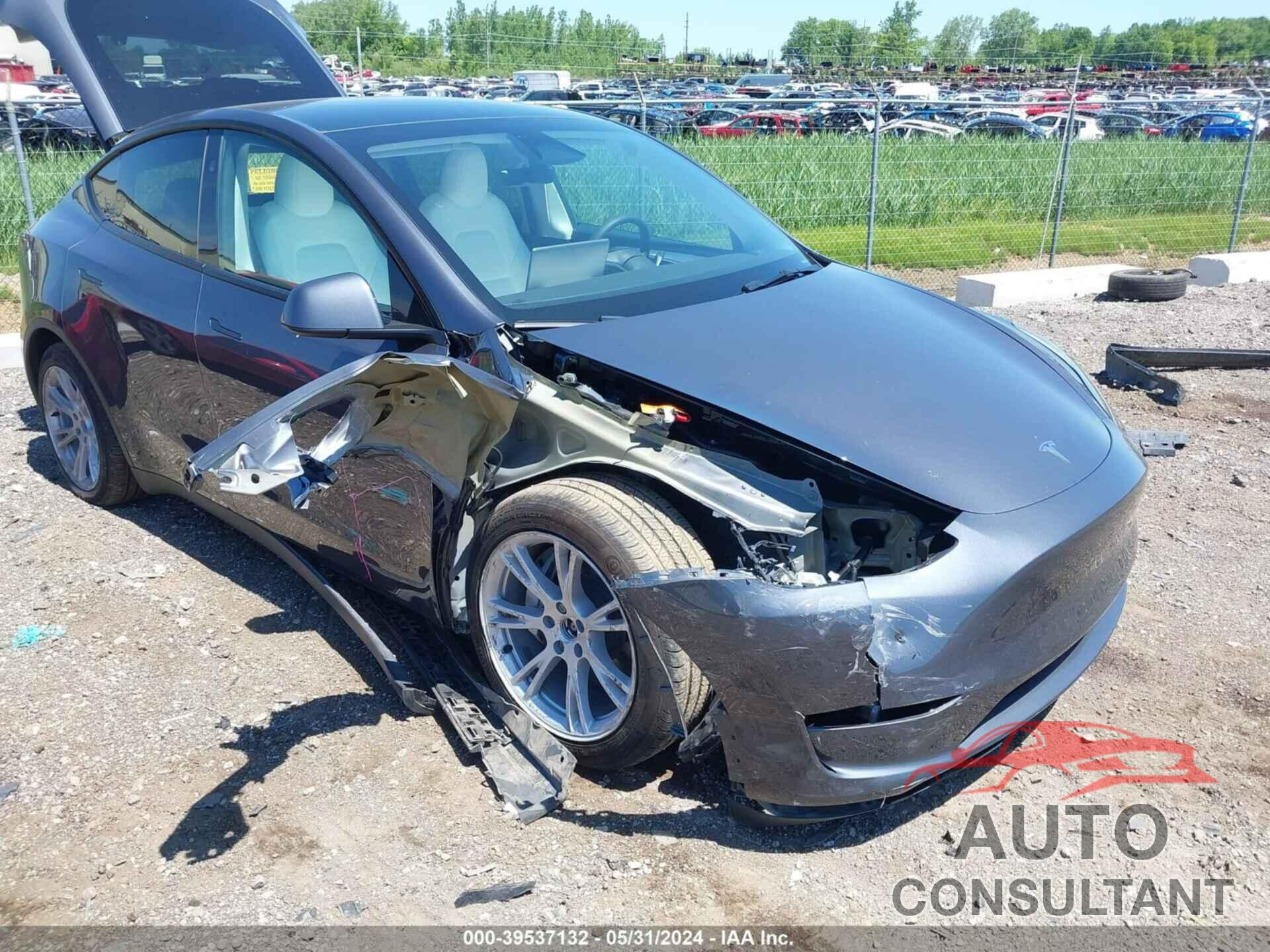 TESLA MODEL Y 2023 - 7SAYGDEE0PF833175