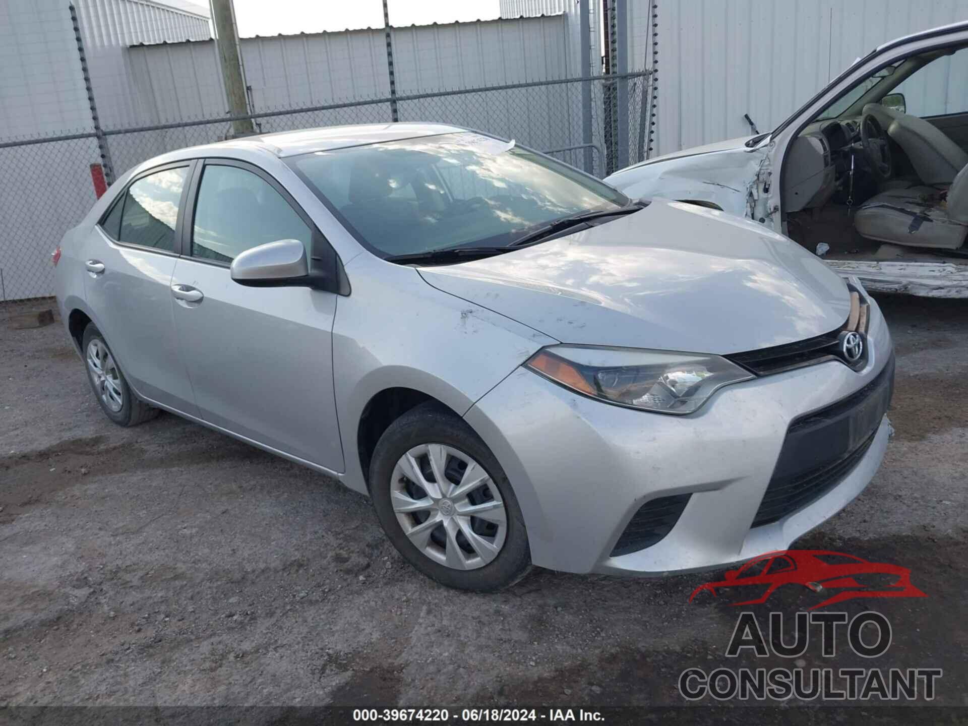 TOYOTA COROLLA 2015 - 5YFBURHE8FP318349