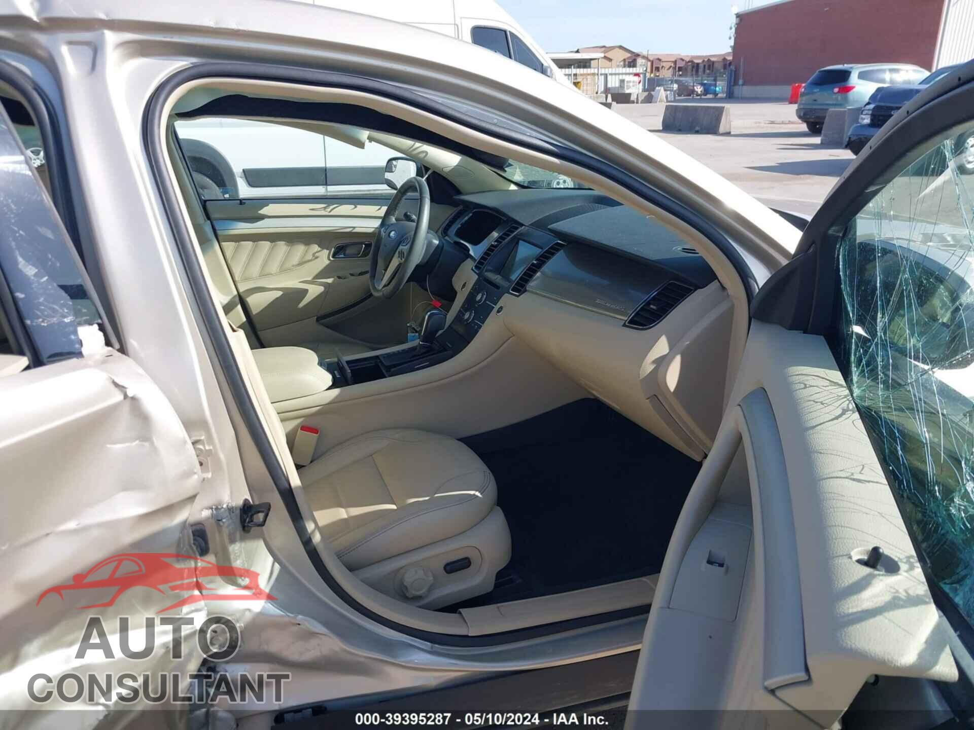 FORD TAURUS 2017 - 1FAHP2E89HG143014