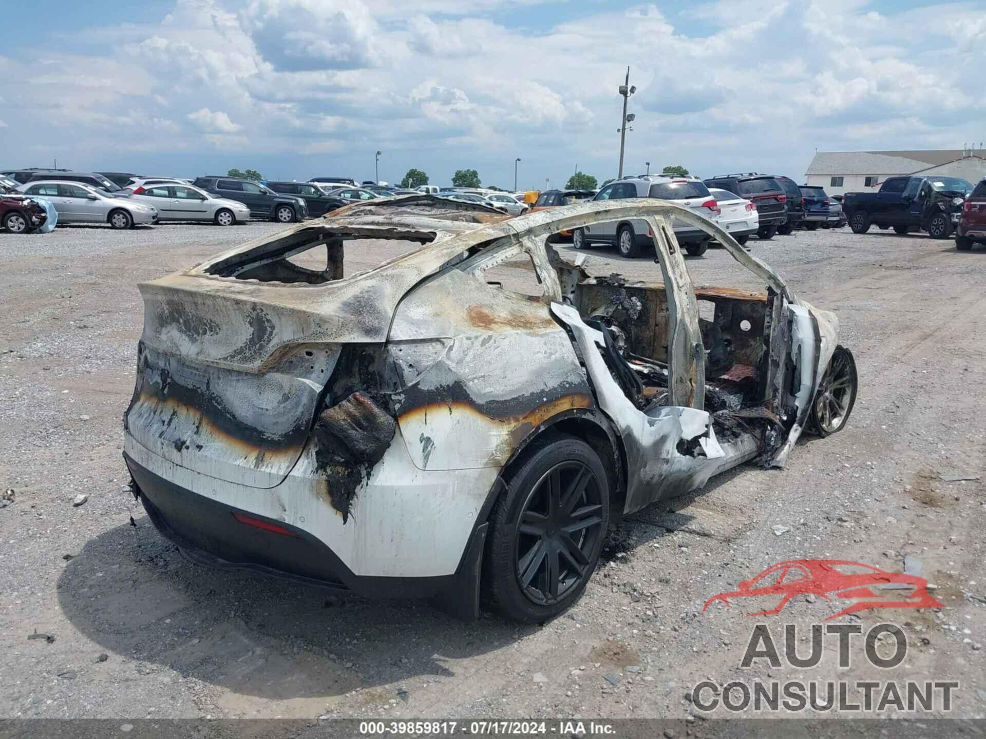 TESLA MODEL Y 2021 - 5YJYGDEE3MF082517