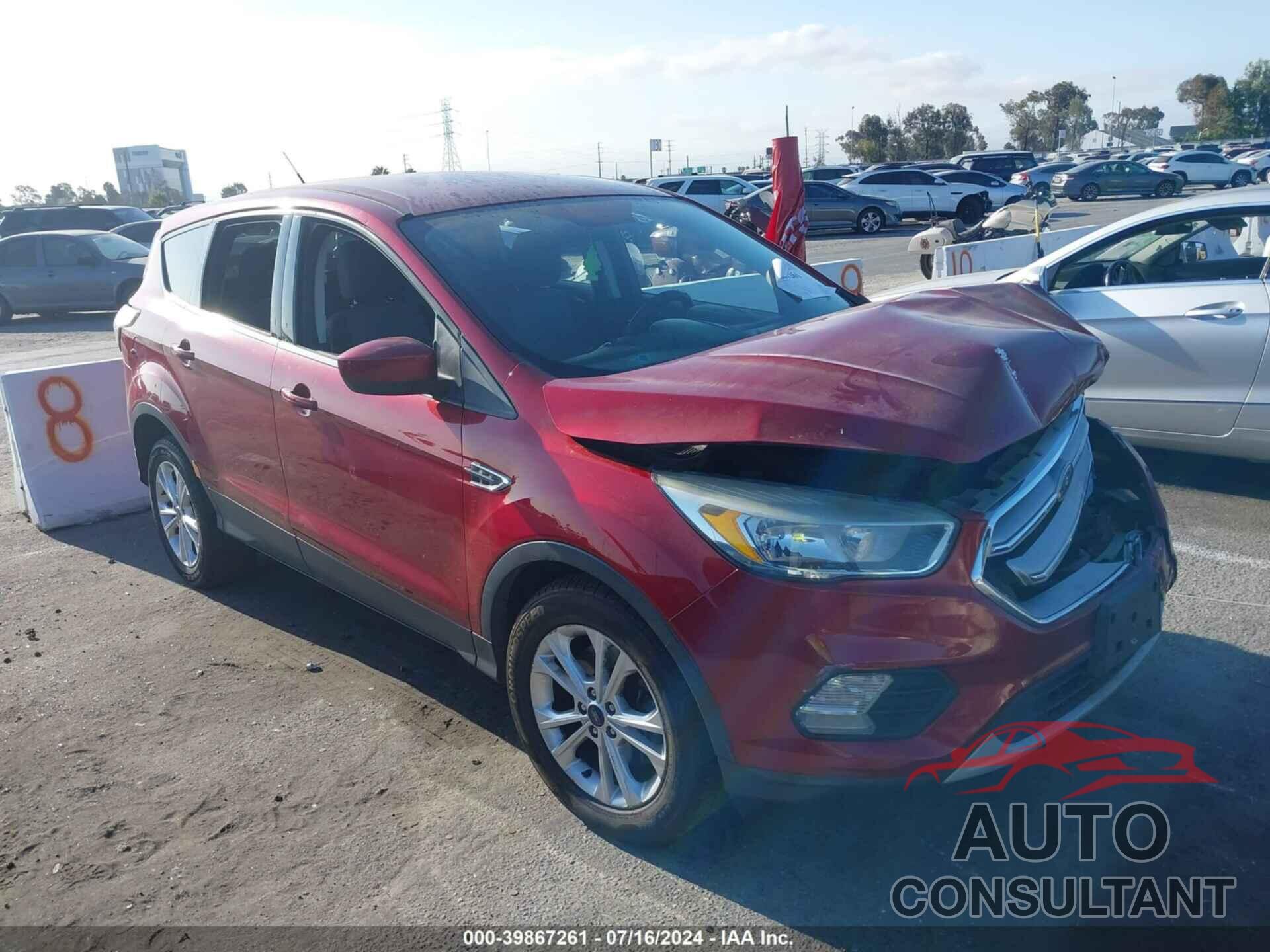 FORD ESCAPE 2017 - 1FMCU0G93HUB31025