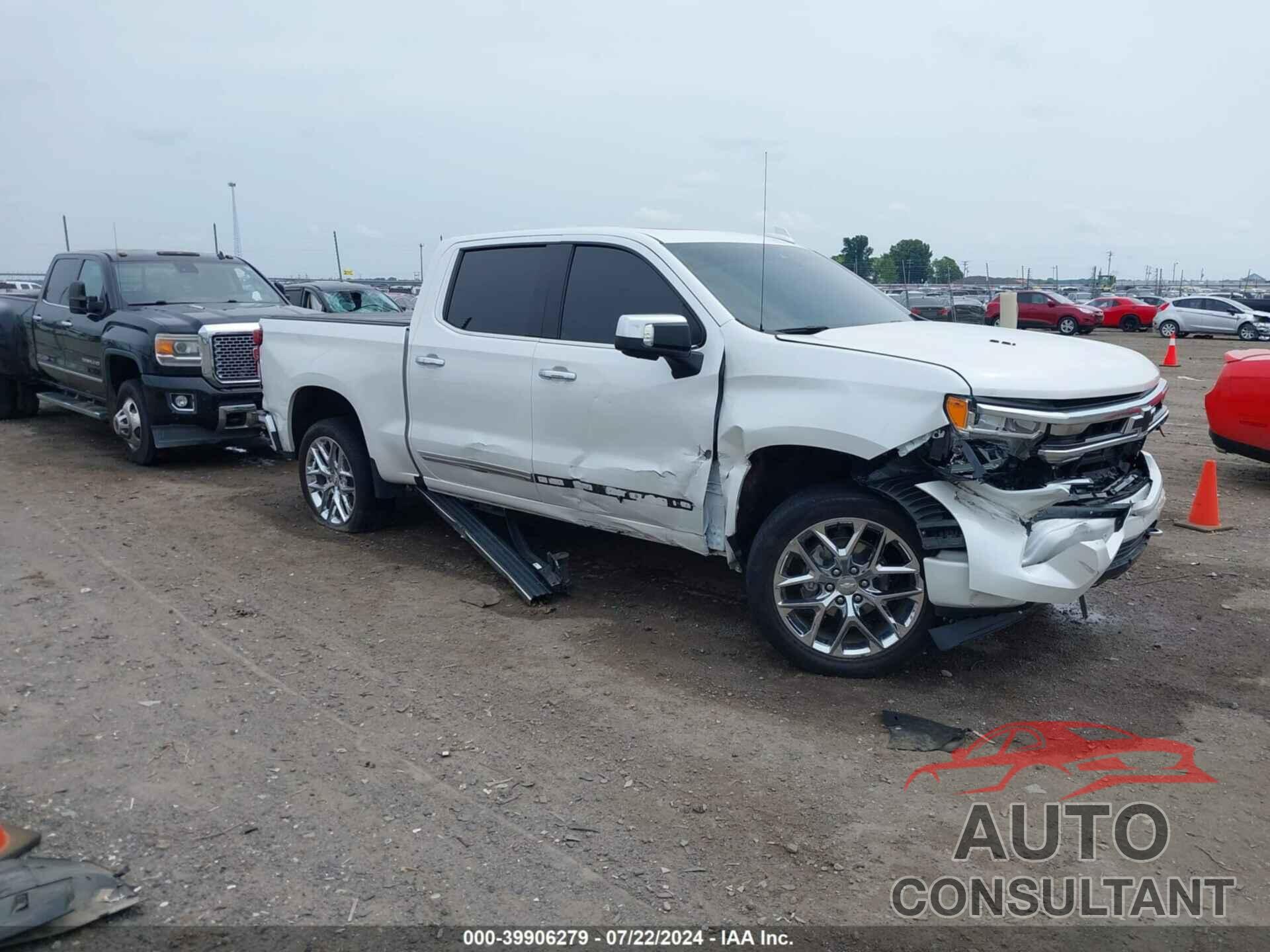 CHEVROLET SILVERADO 1500 2023 - 1GCUDJEL3PZ248358