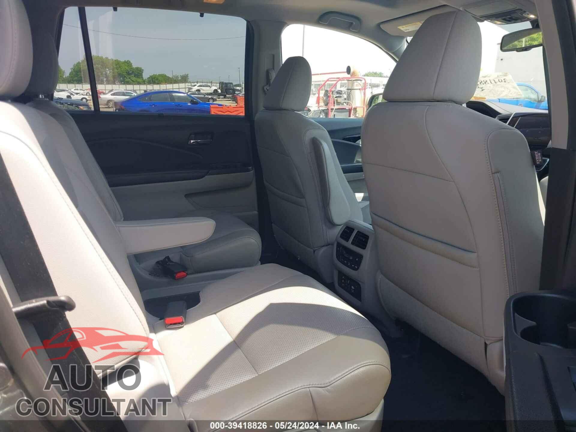 HONDA PILOT 2017 - 5FNYF6H03HB073370