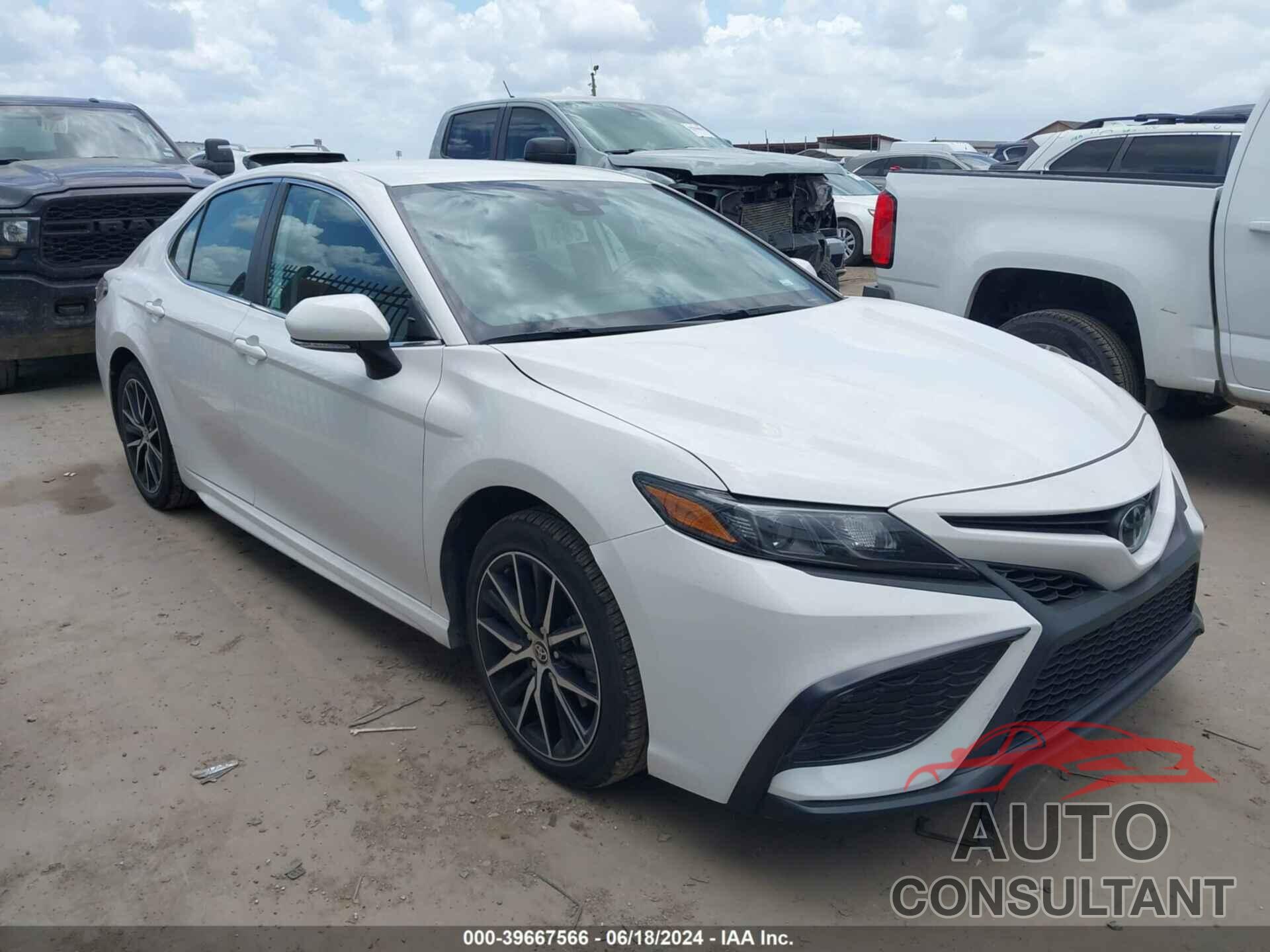 TOYOTA CAMRY 2023 - 4T1G11AK0PU729809