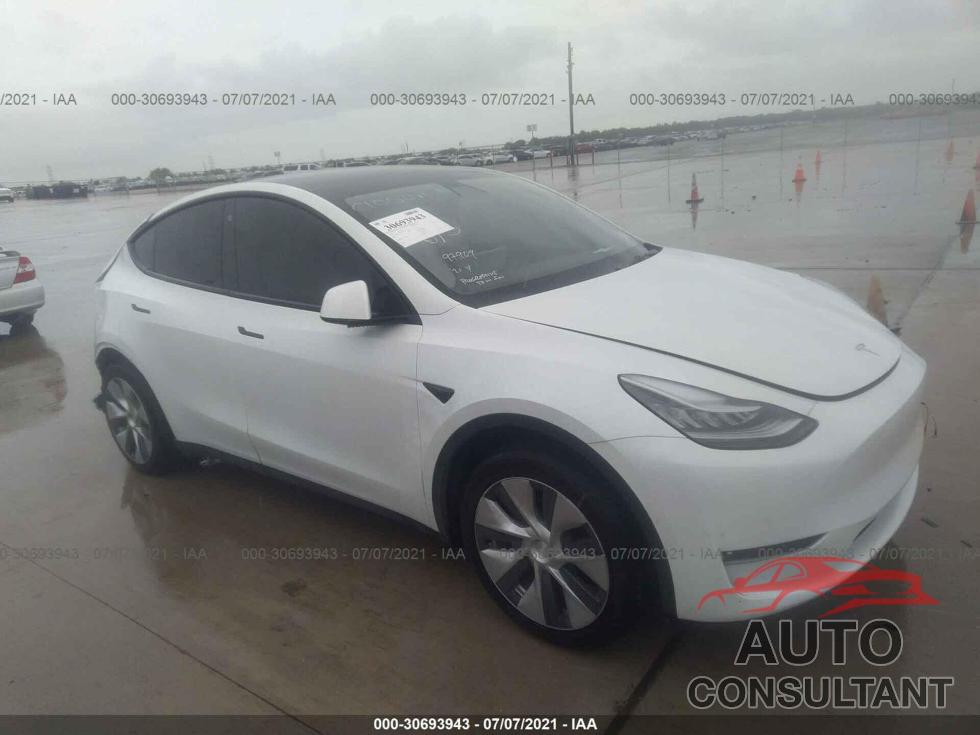 TESLA MODEL Y 2021 - 5YJYGDED6MF109152