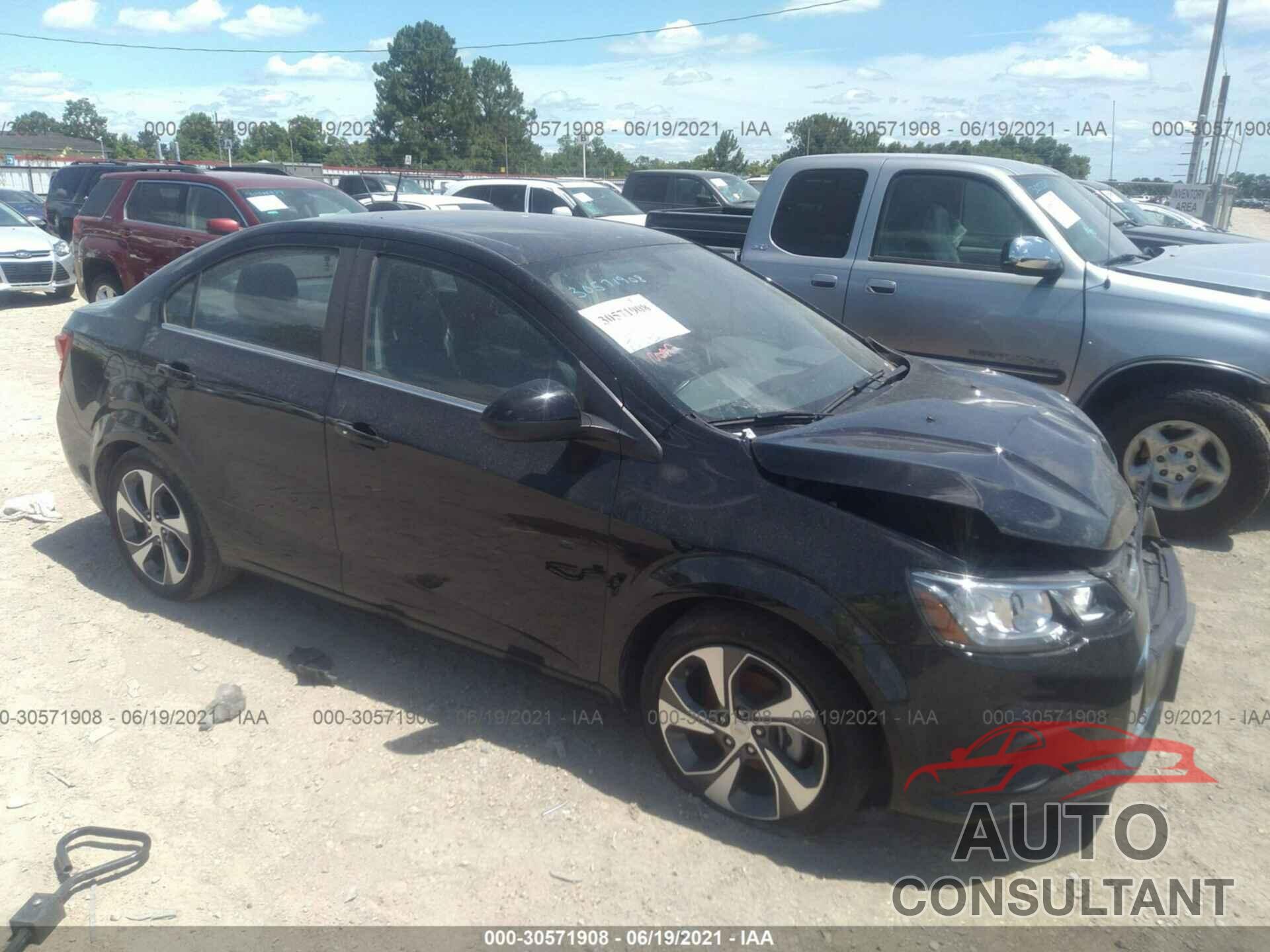 CHEVROLET SONIC 2020 - 1G1JF5SB9L4119895
