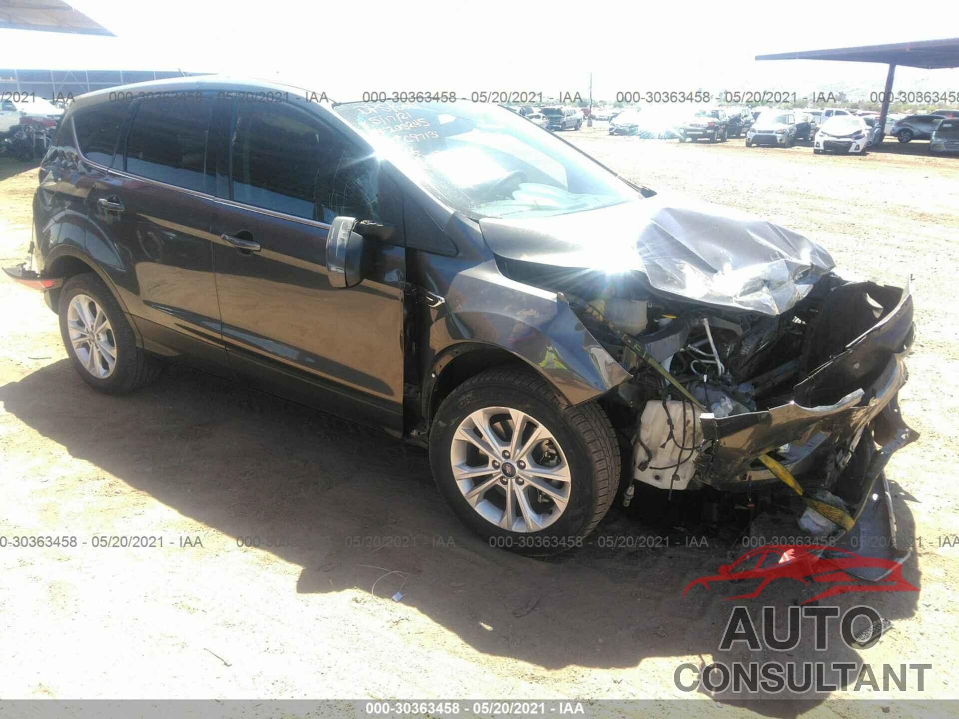 FORD ESCAPE 2017 - 1FMCU0G99HUC97131