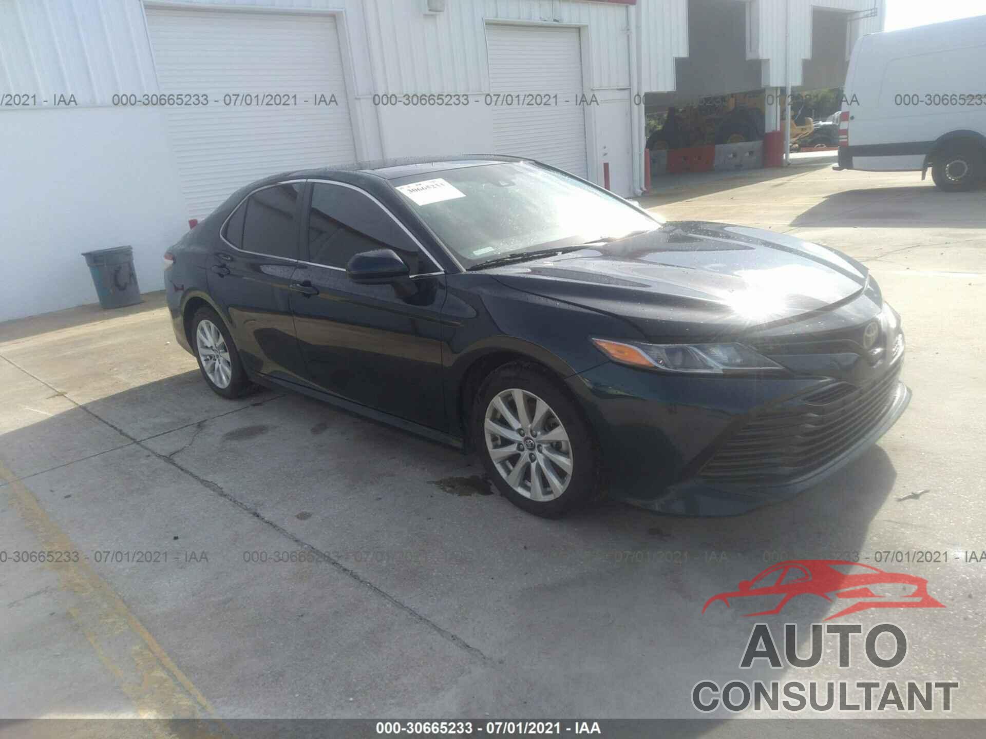 TOYOTA CAMRY 2018 - 4T1B11HK3JU660668