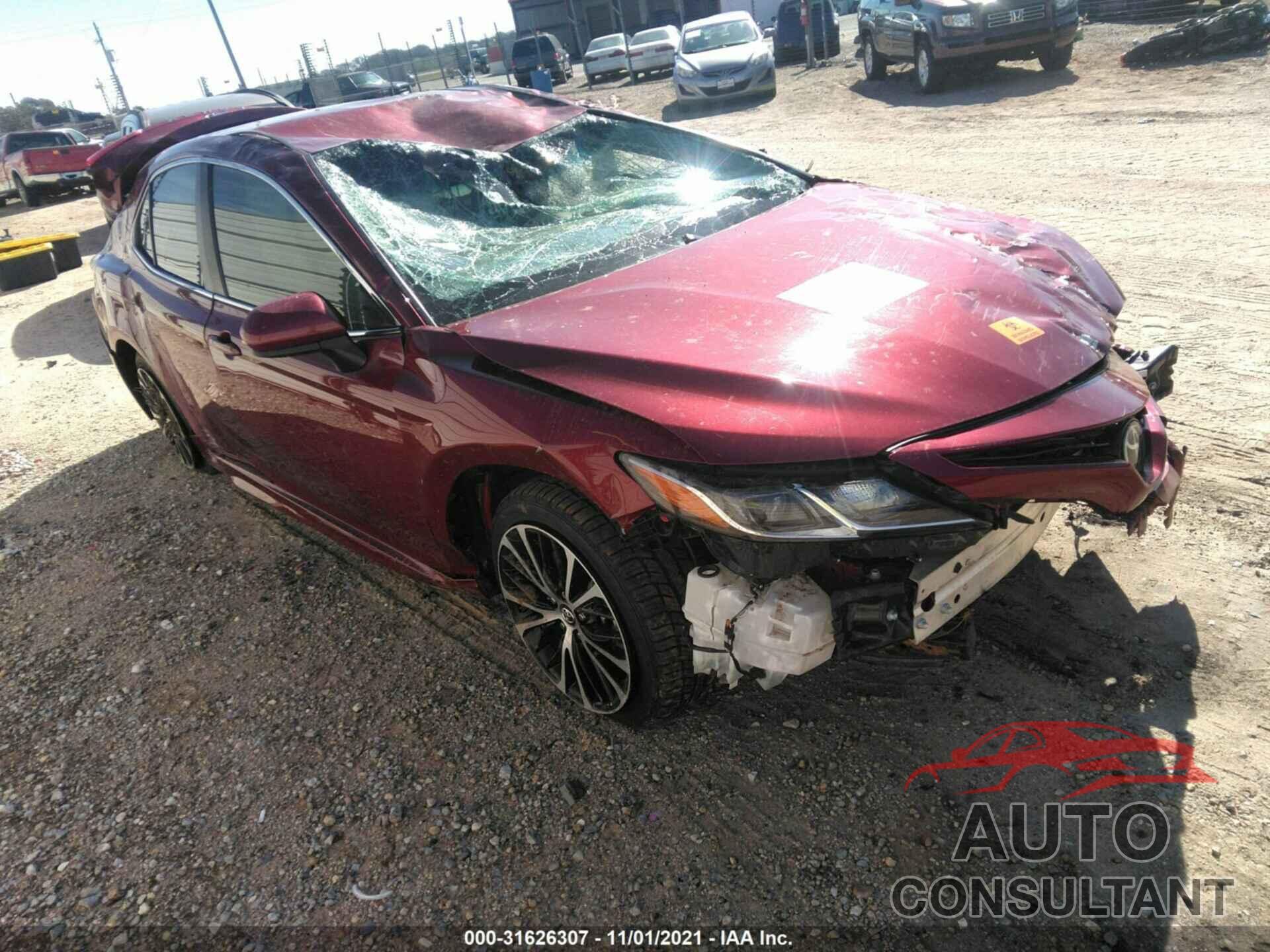 TOYOTA CAMRY 2018 - 4T1B11HK8JU548447