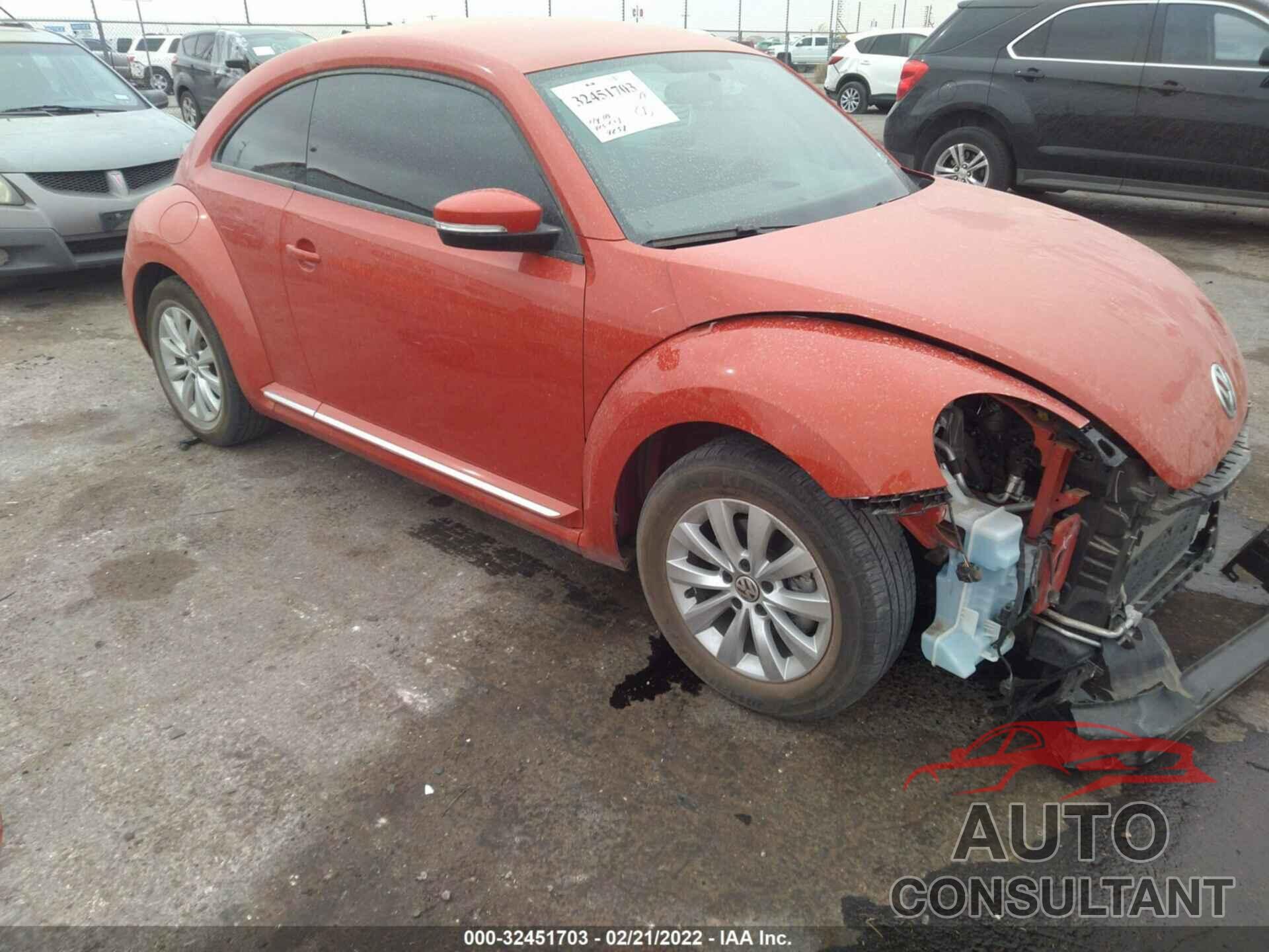 VOLKSWAGEN BEETLE 2019 - 3VWFD7ATXKM714800