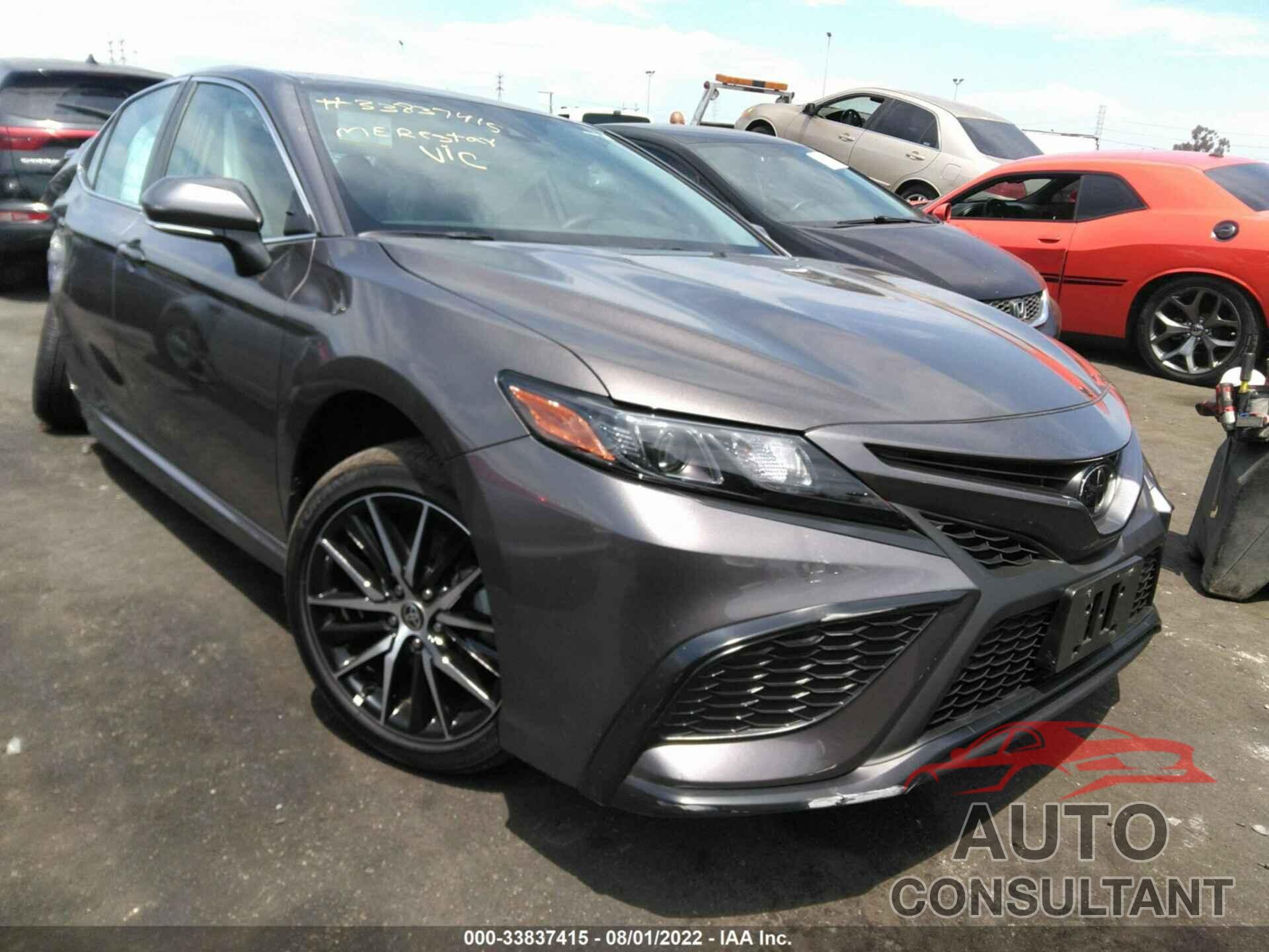 TOYOTA CAMRY 2022 - 4T1T11AK4NU680691