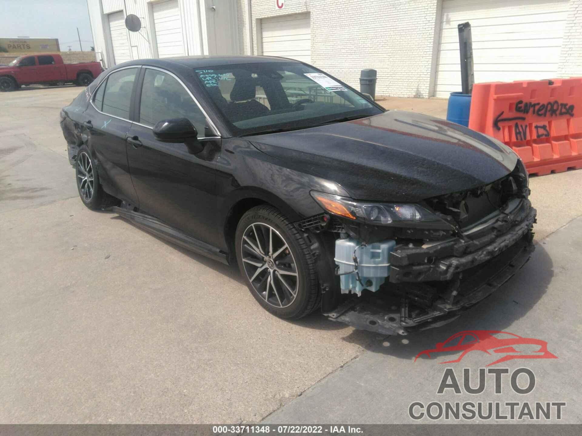 TOYOTA CAMRY 2021 - 4T1G11AK0MU444216