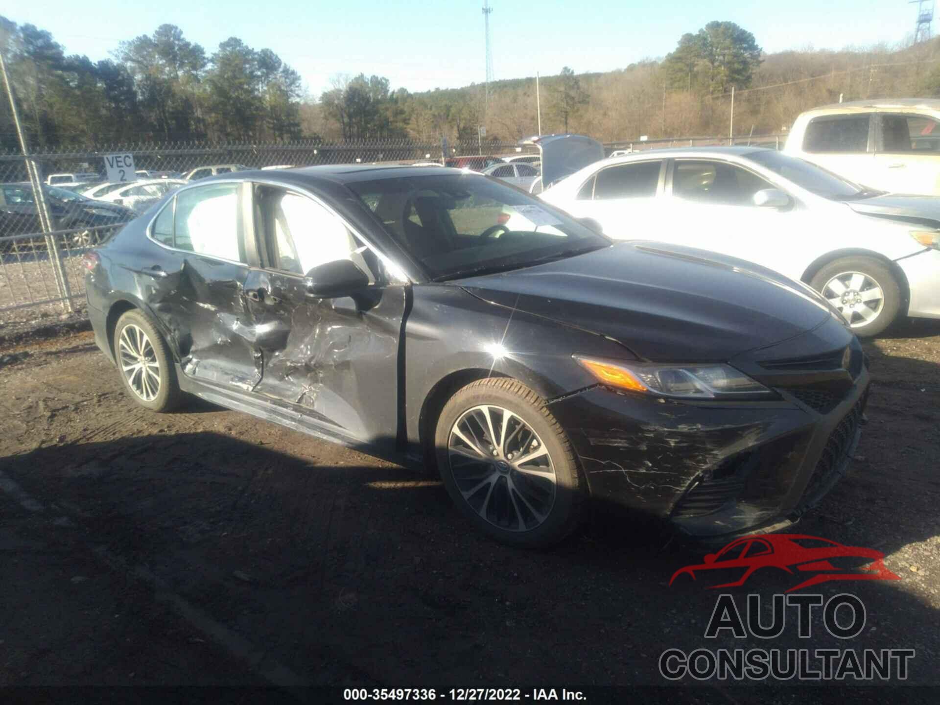 TOYOTA CAMRY 2018 - 4T1B11HK9JU666670
