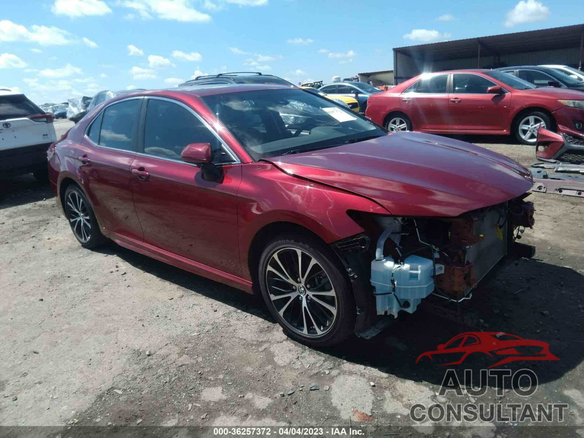 TOYOTA CAMRY 2018 - 4T1B11HK6JU545224