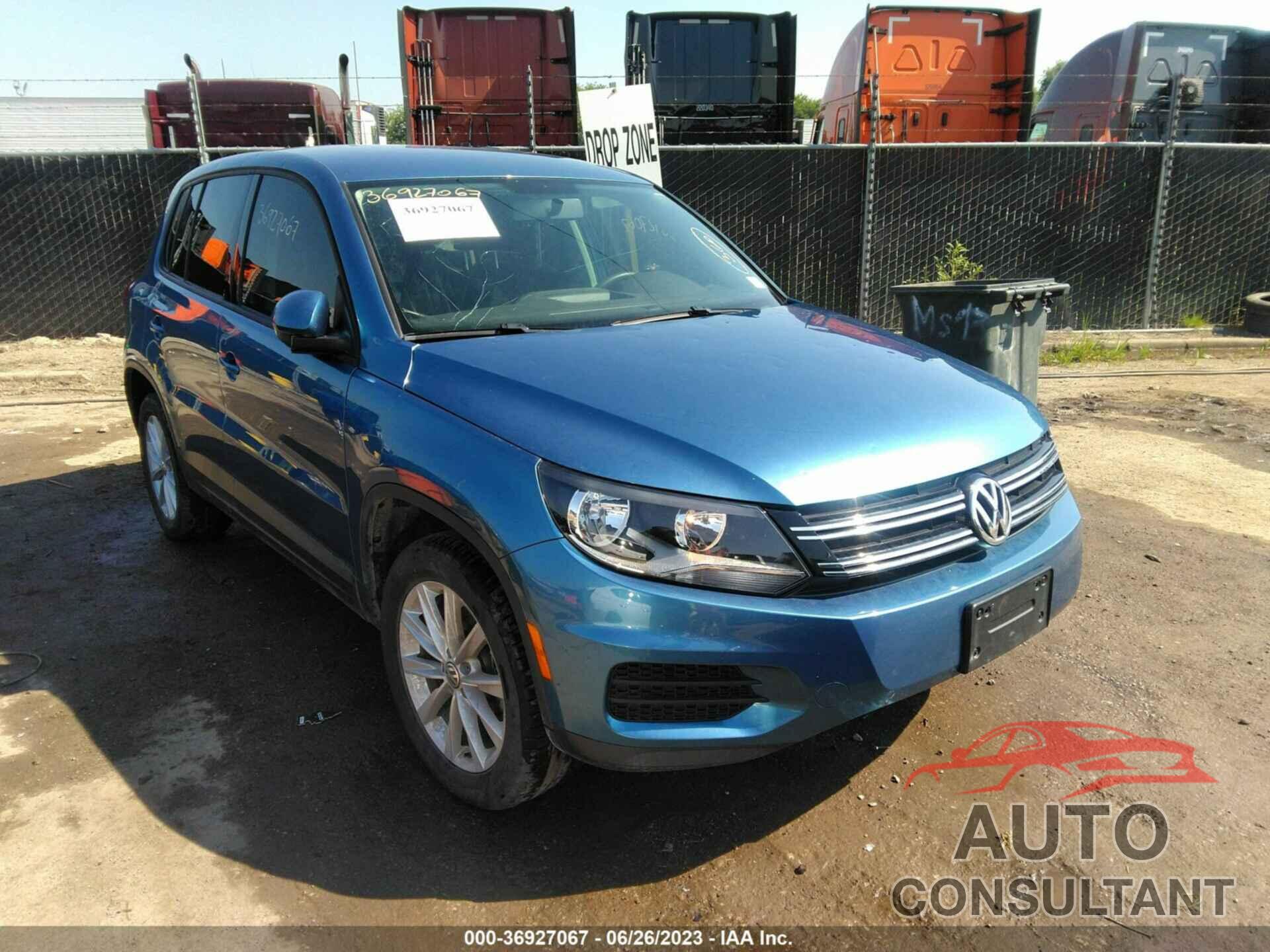 VOLKSWAGEN TIGUAN 2017 - WVGBV7AX7HK045804