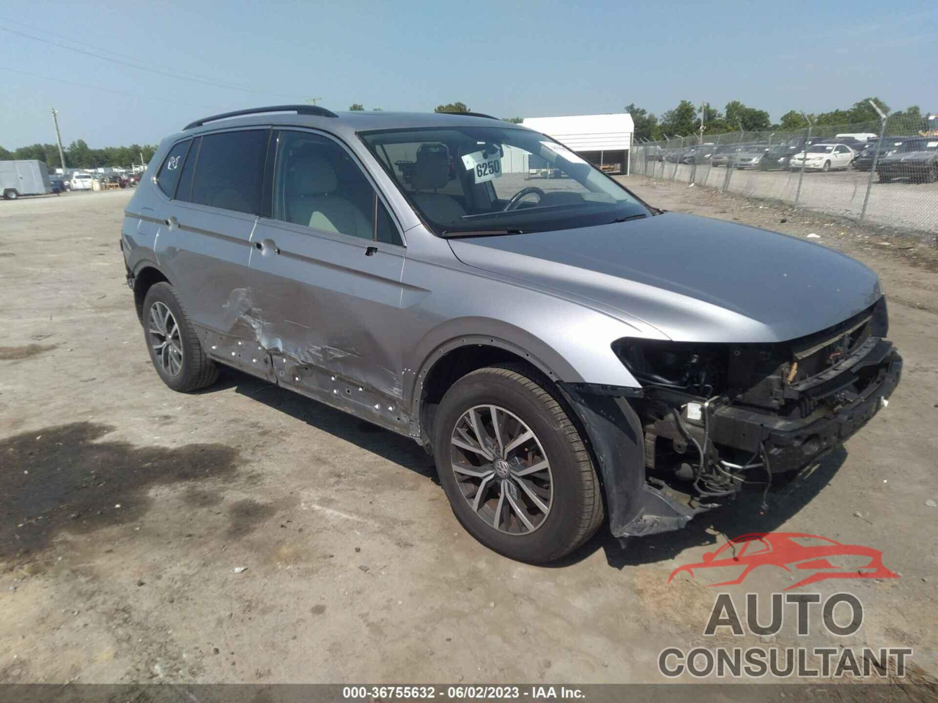 VOLKSWAGEN TIGUAN 2019 - 3VV2B7AX4KM102894