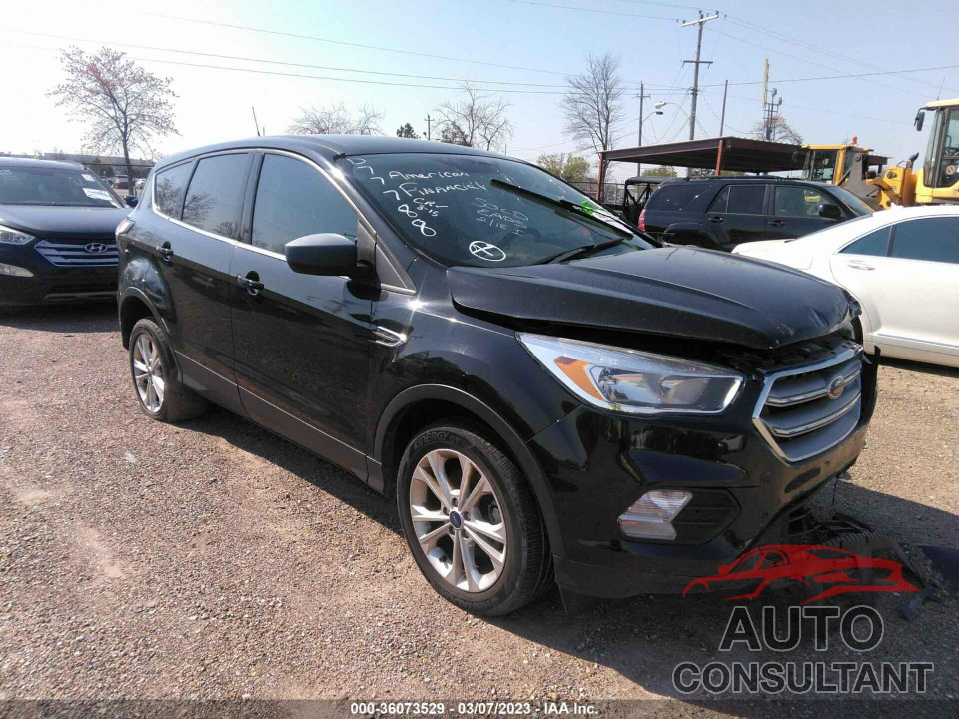 FORD ESCAPE 2017 - 1FMCU0GD7HUD77788