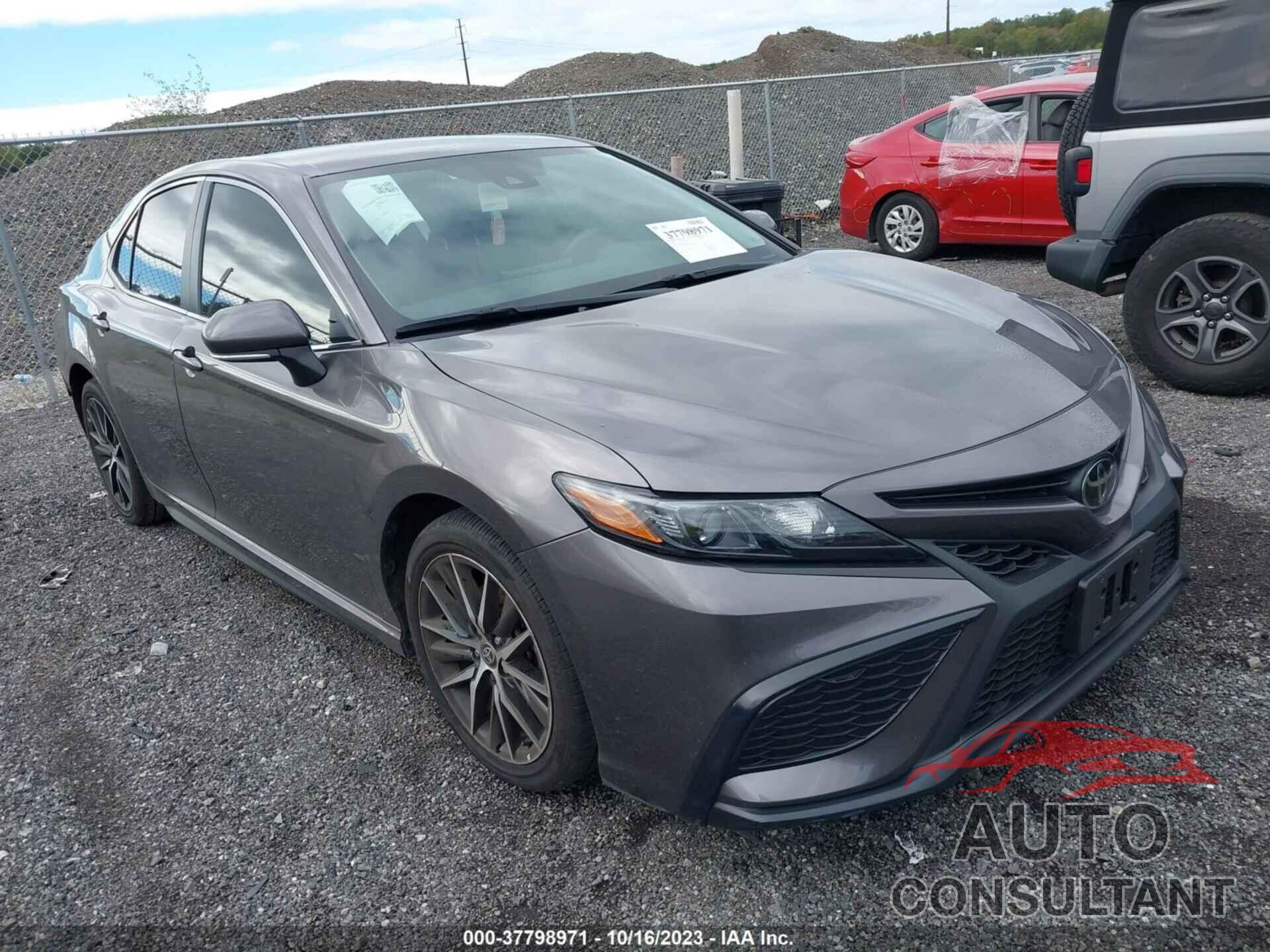 TOYOTA CAMRY 2022 - 4T1G11BK0NU067290