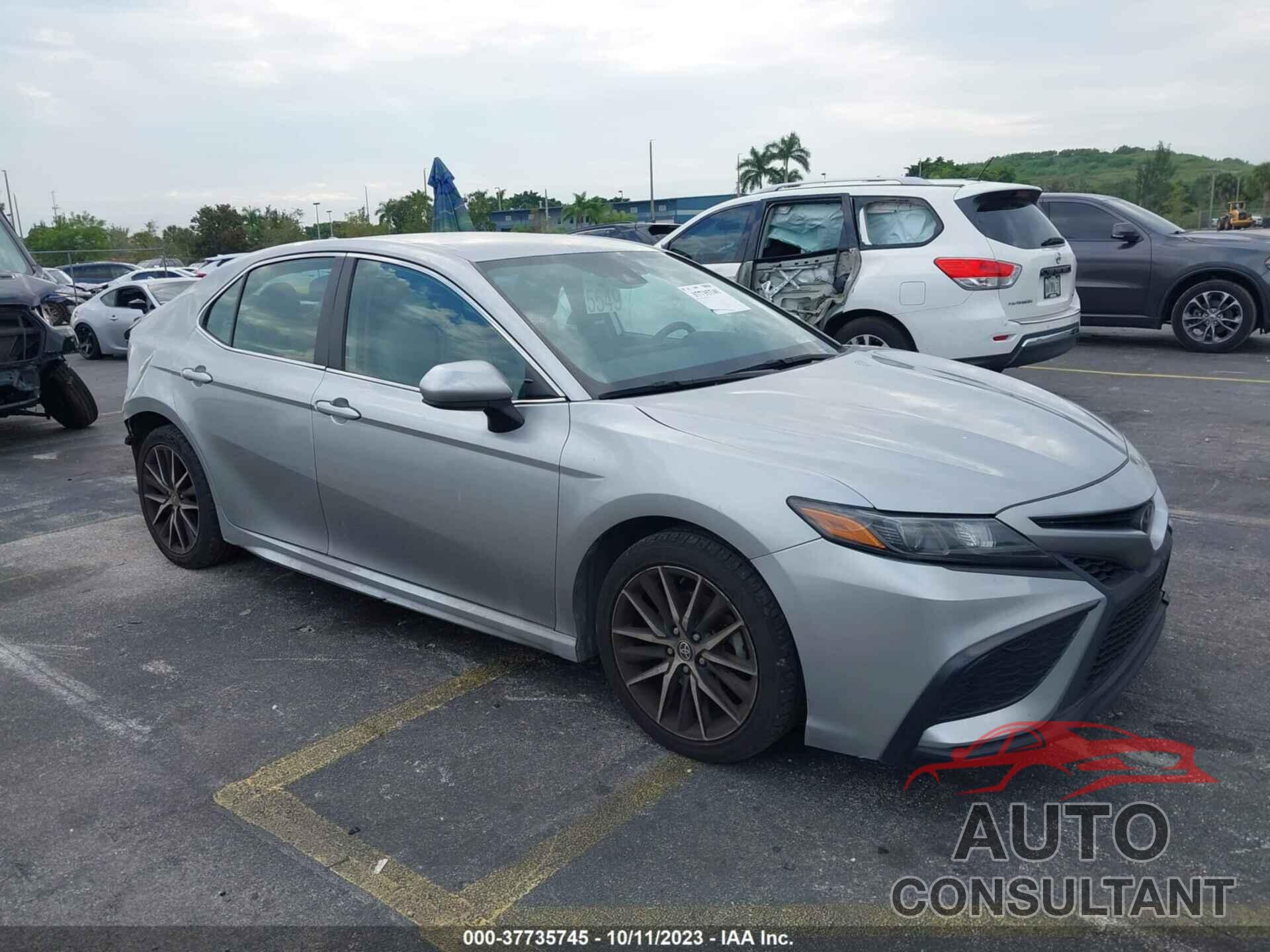 TOYOTA CAMRY 2021 - 4T1G11AK0MU521733