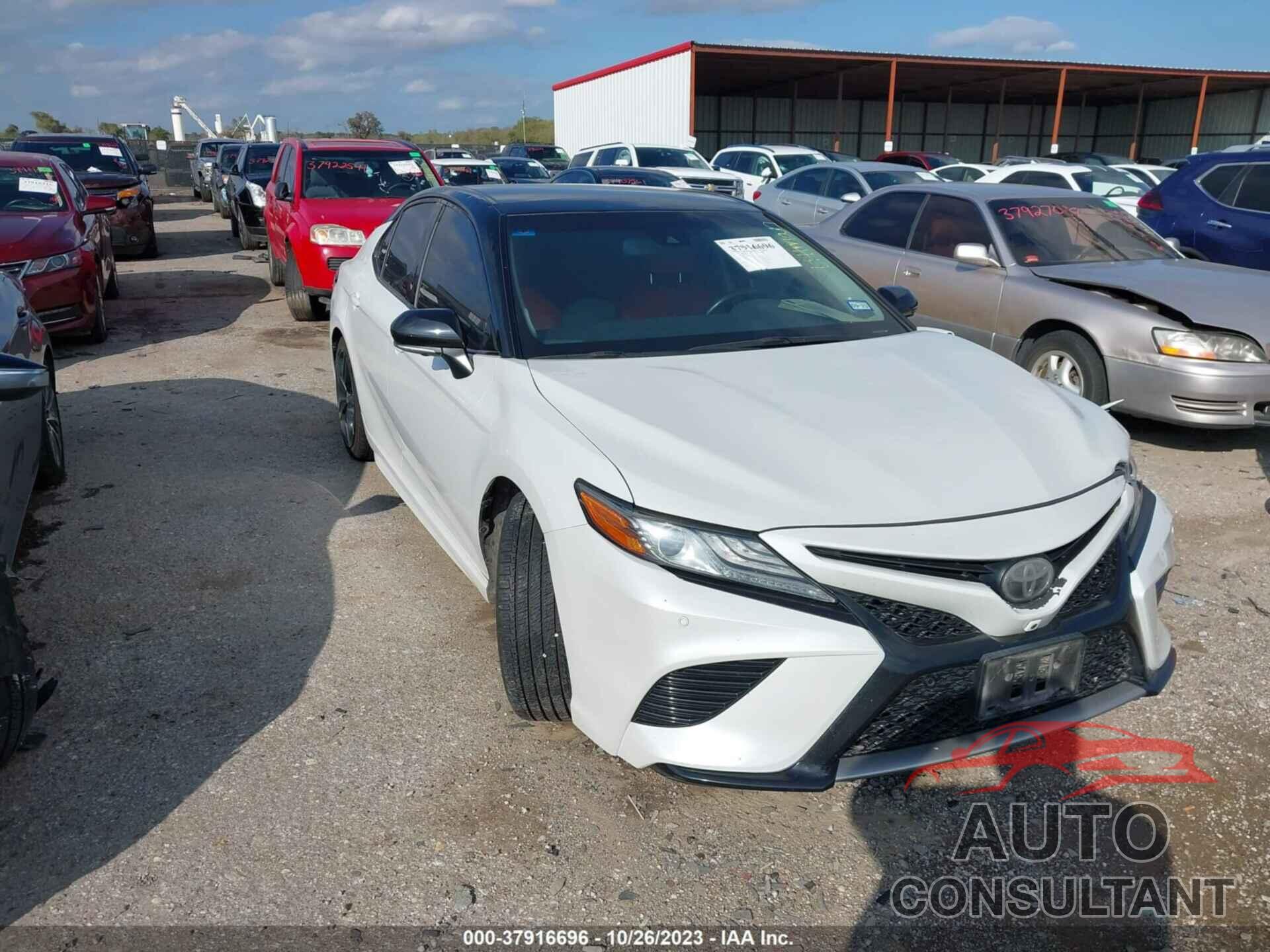 TOYOTA CAMRY 2018 - 4T1BZ1HKXJU020756