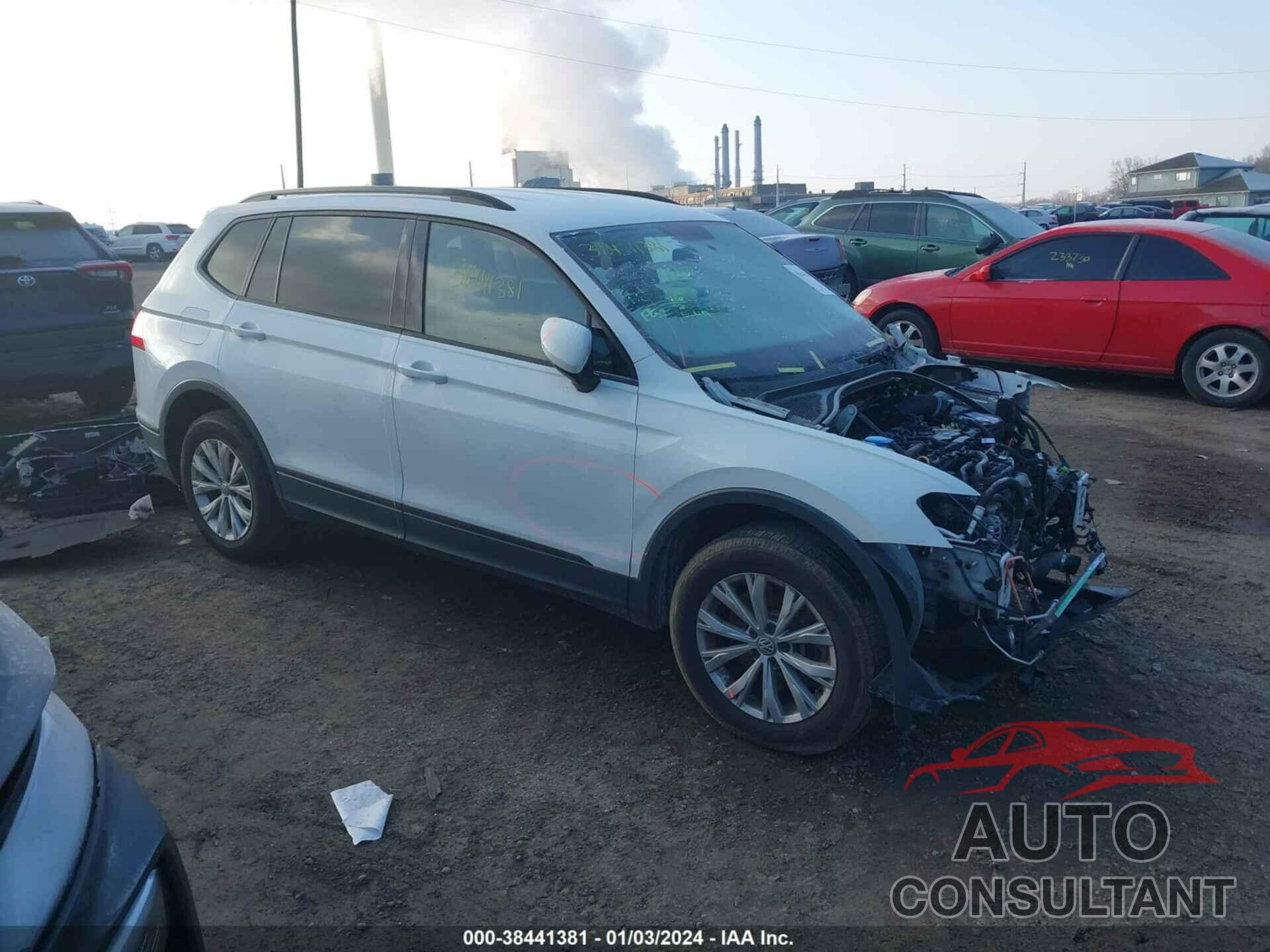 VOLKSWAGEN TIGUAN 2018 - 3VV1B7AX2JM133863