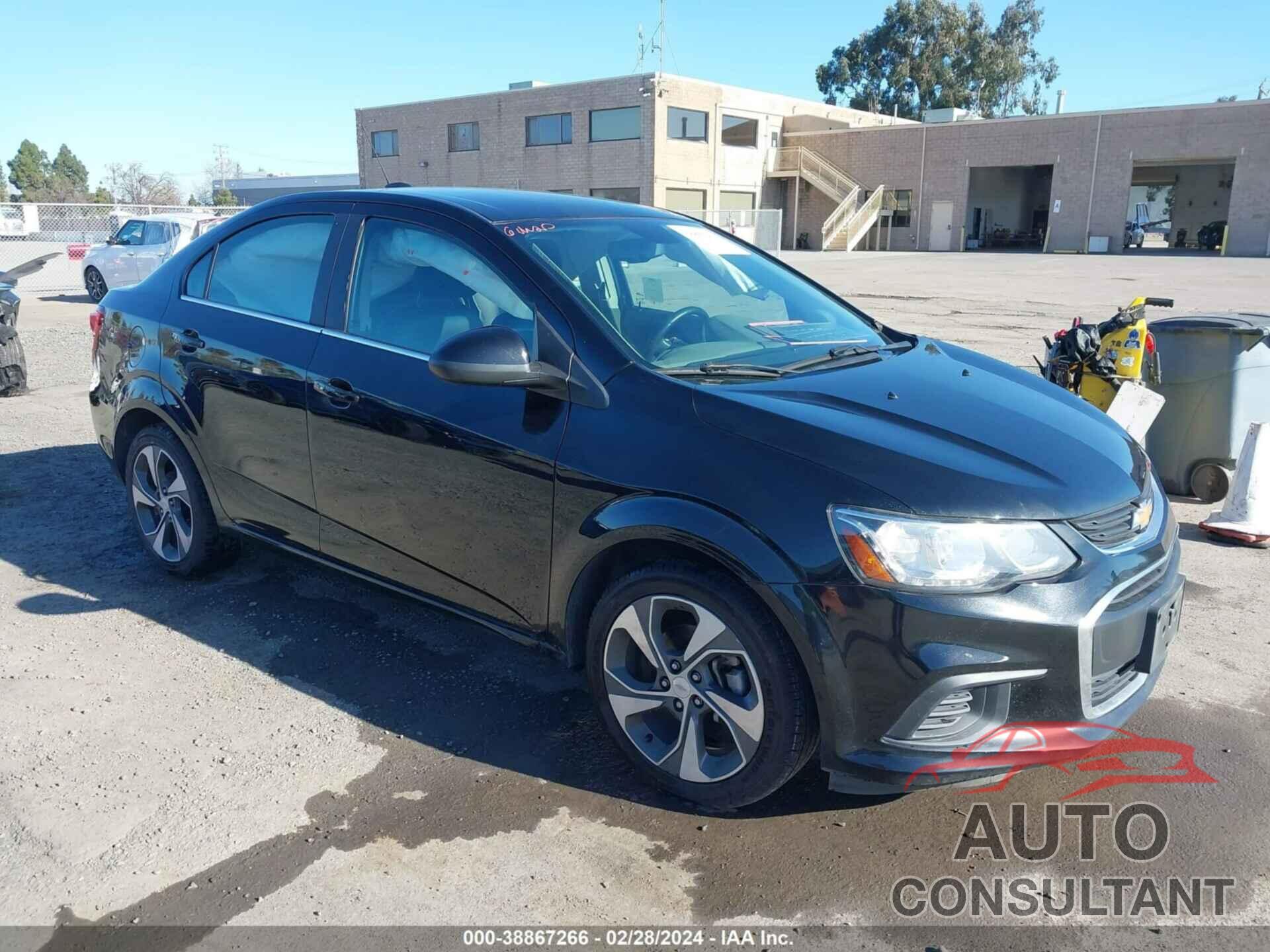 CHEVROLET SONIC 2018 - 1G1JF5SB0J4105283