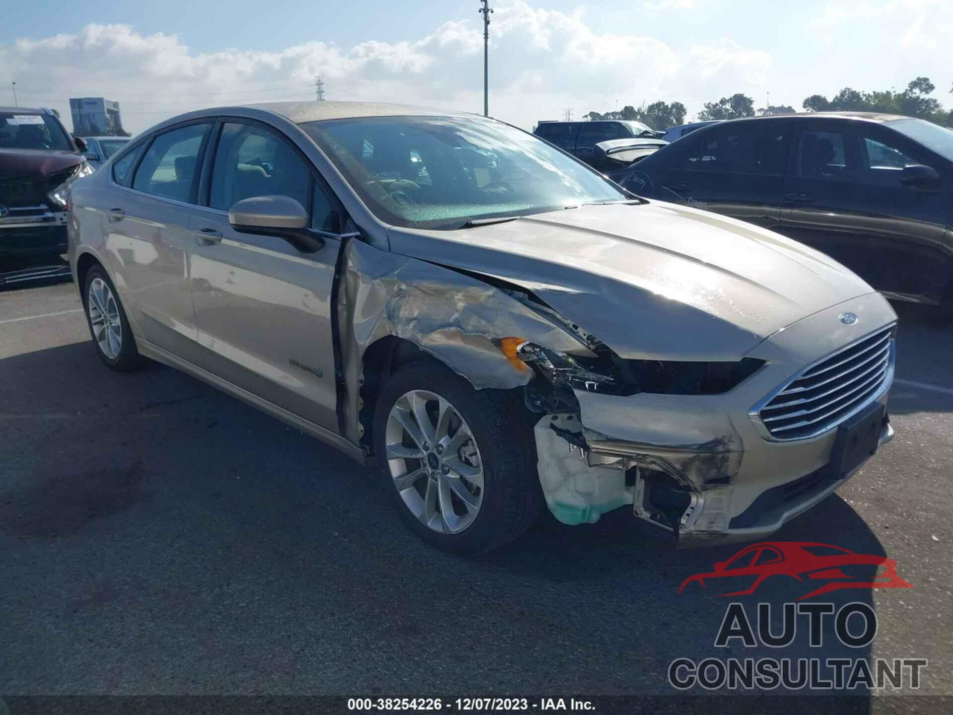 FORD FUSION 2019 - 3FA6P0LUXKR200249