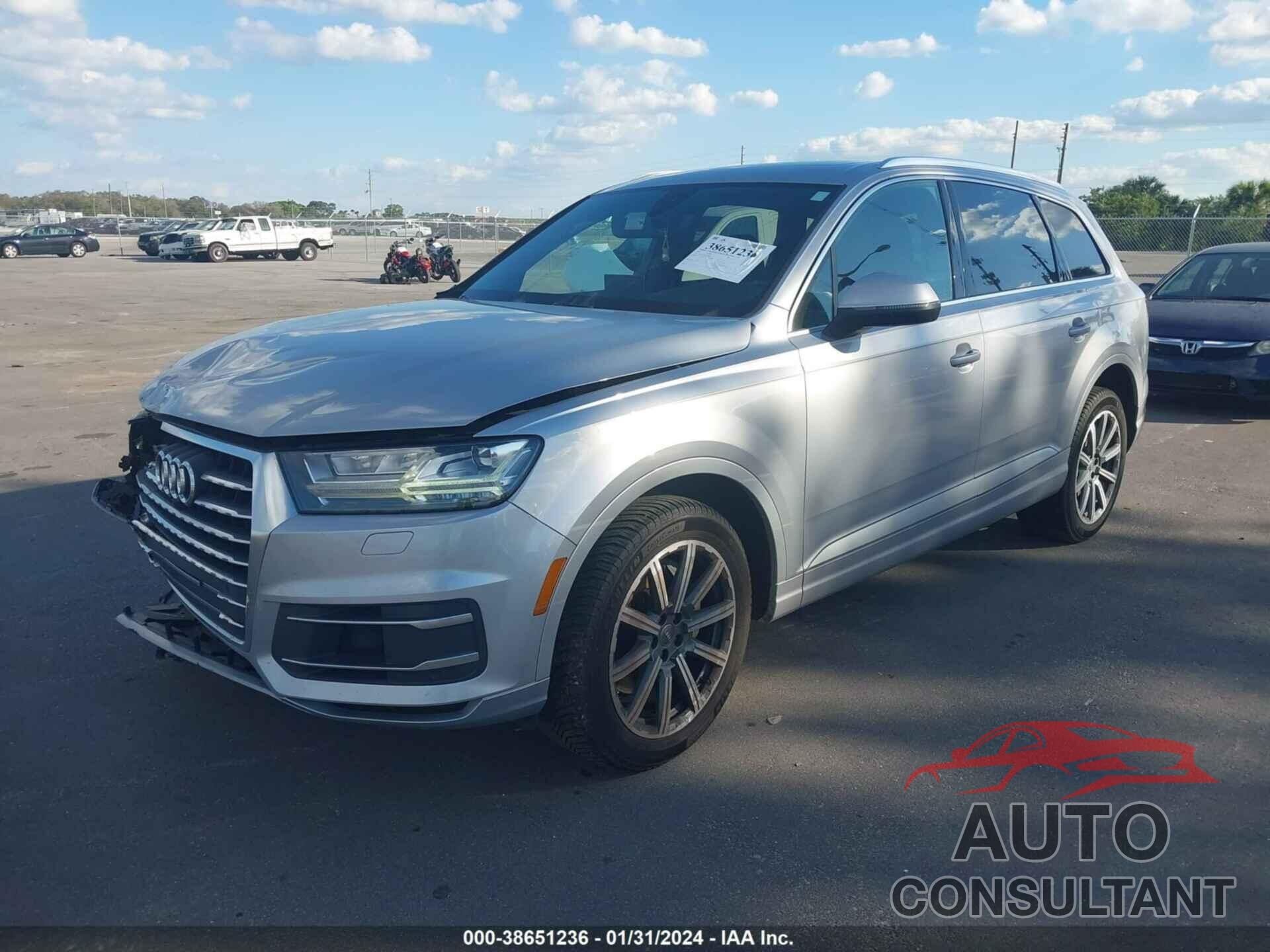 AUDI Q7 2018 - WA1LAAF71JD036210