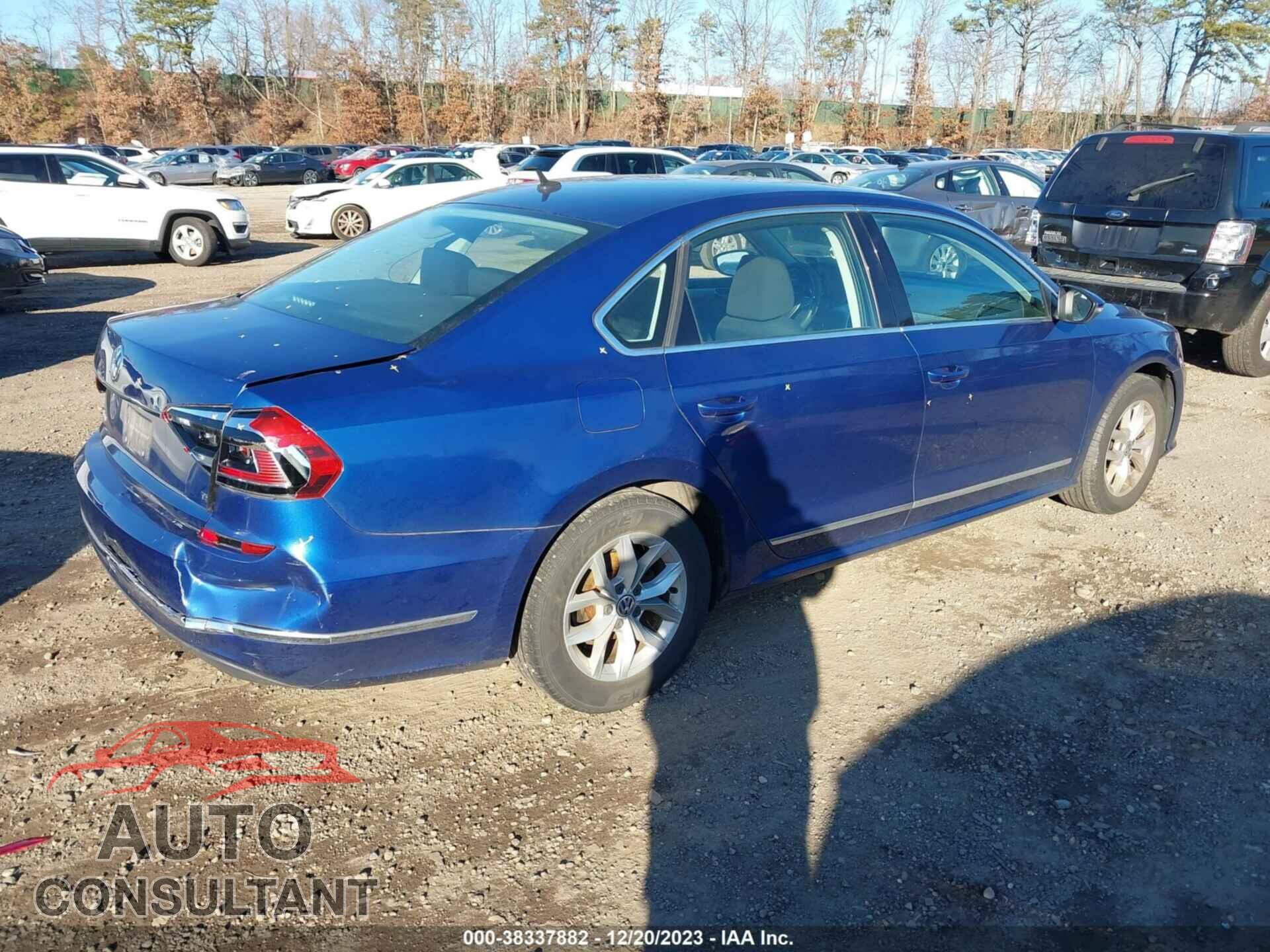 VOLKSWAGEN PASSAT 2017 - 1VWAT7A38HC015401