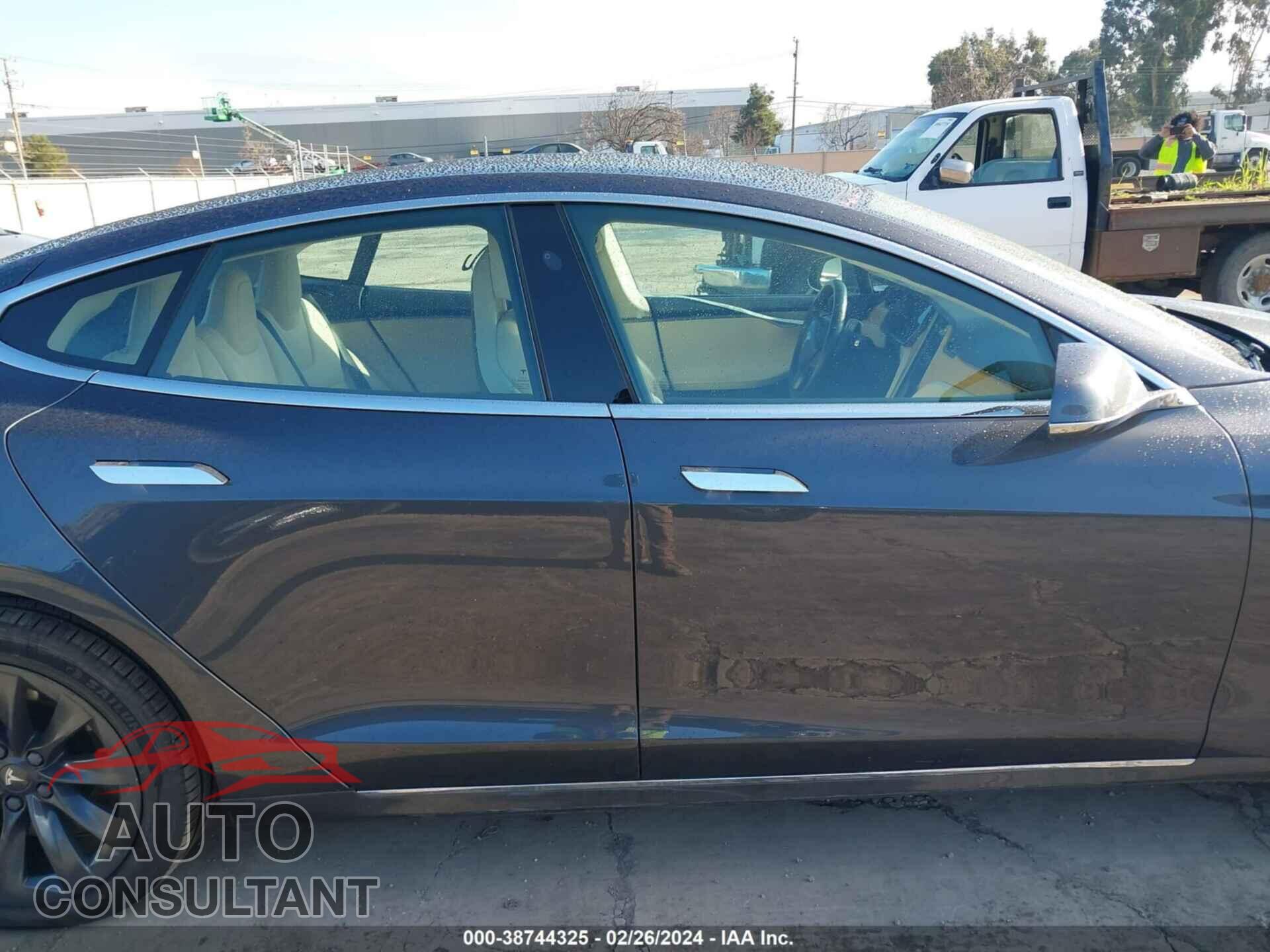 TESLA MODEL S 2018 - 5YJSA1E46JF259618