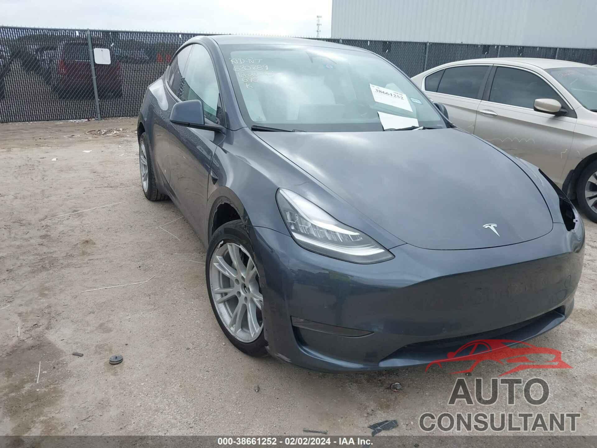 TESLA MODEL Y 2022 - 7SAYGDEE8NF512627