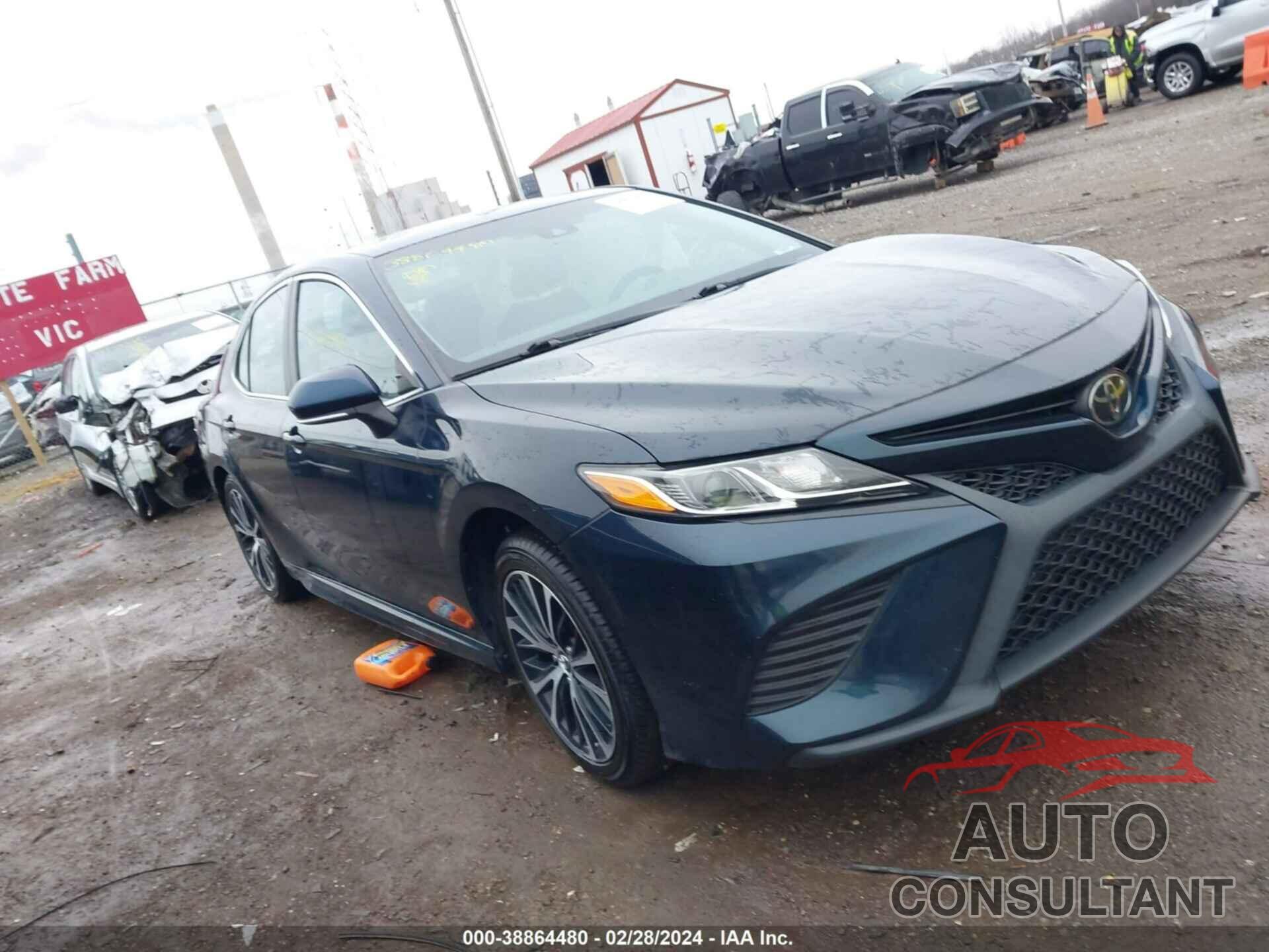 TOYOTA CAMRY 2018 - 4T1B11HK6JU659997