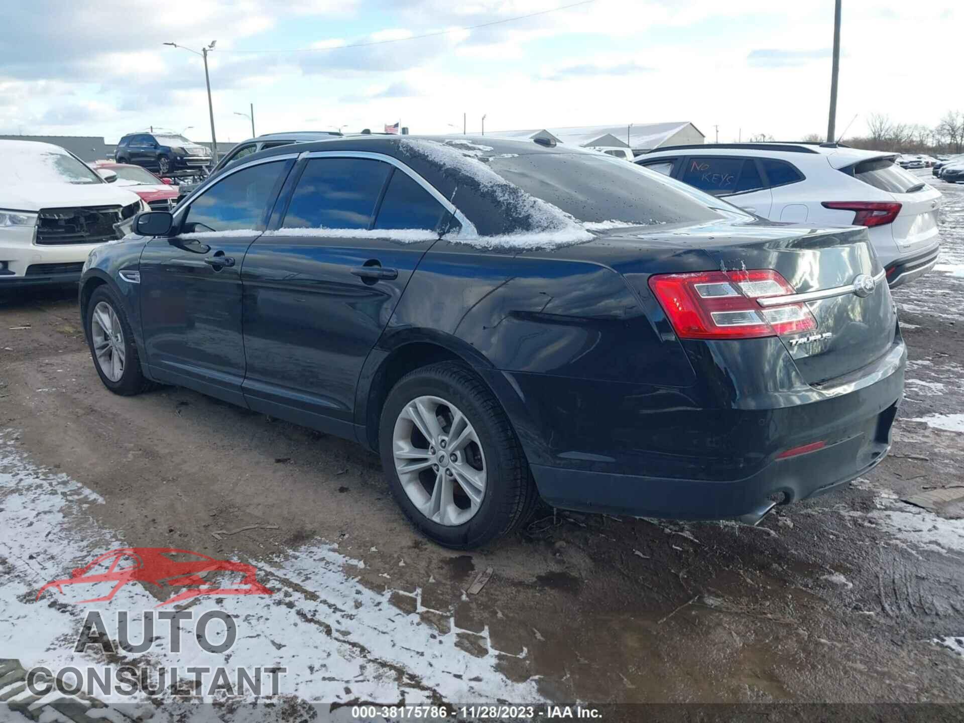 FORD TAURUS 2017 - 1FAHP2E80HG132127