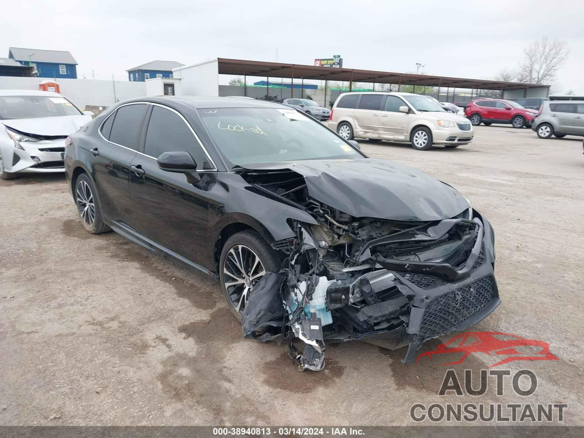 TOYOTA CAMRY 2018 - 4T1B11HK7JU076161