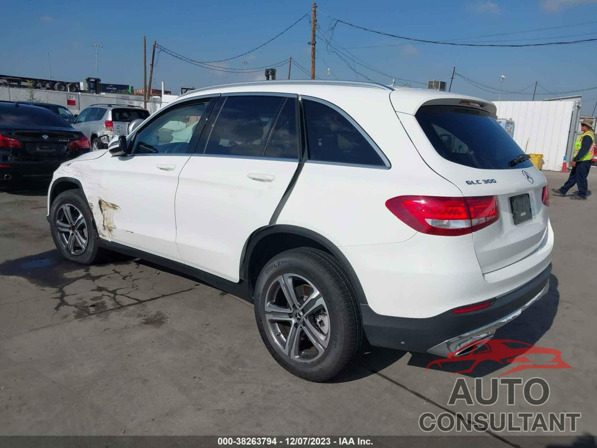 MERCEDES-BENZ GLC 2019 - WDC0G4JBXKF590656