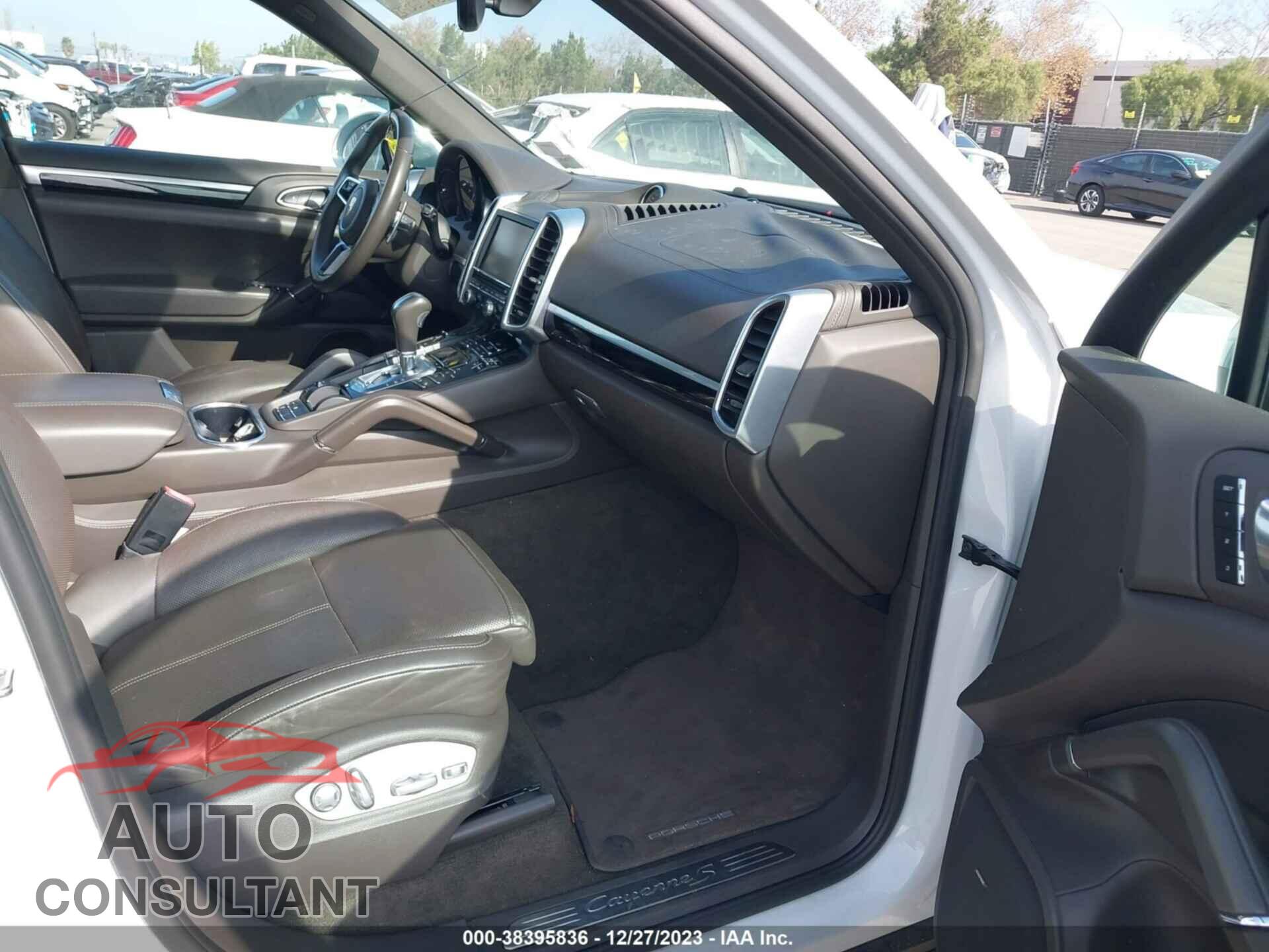 PORSCHE CAYENNE 2016 - WP1AB2A24GLA94093