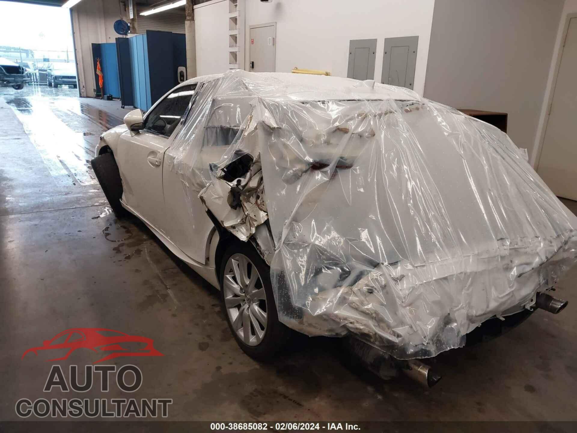 LEXUS IS 2016 - JTHBA1D28G5011508