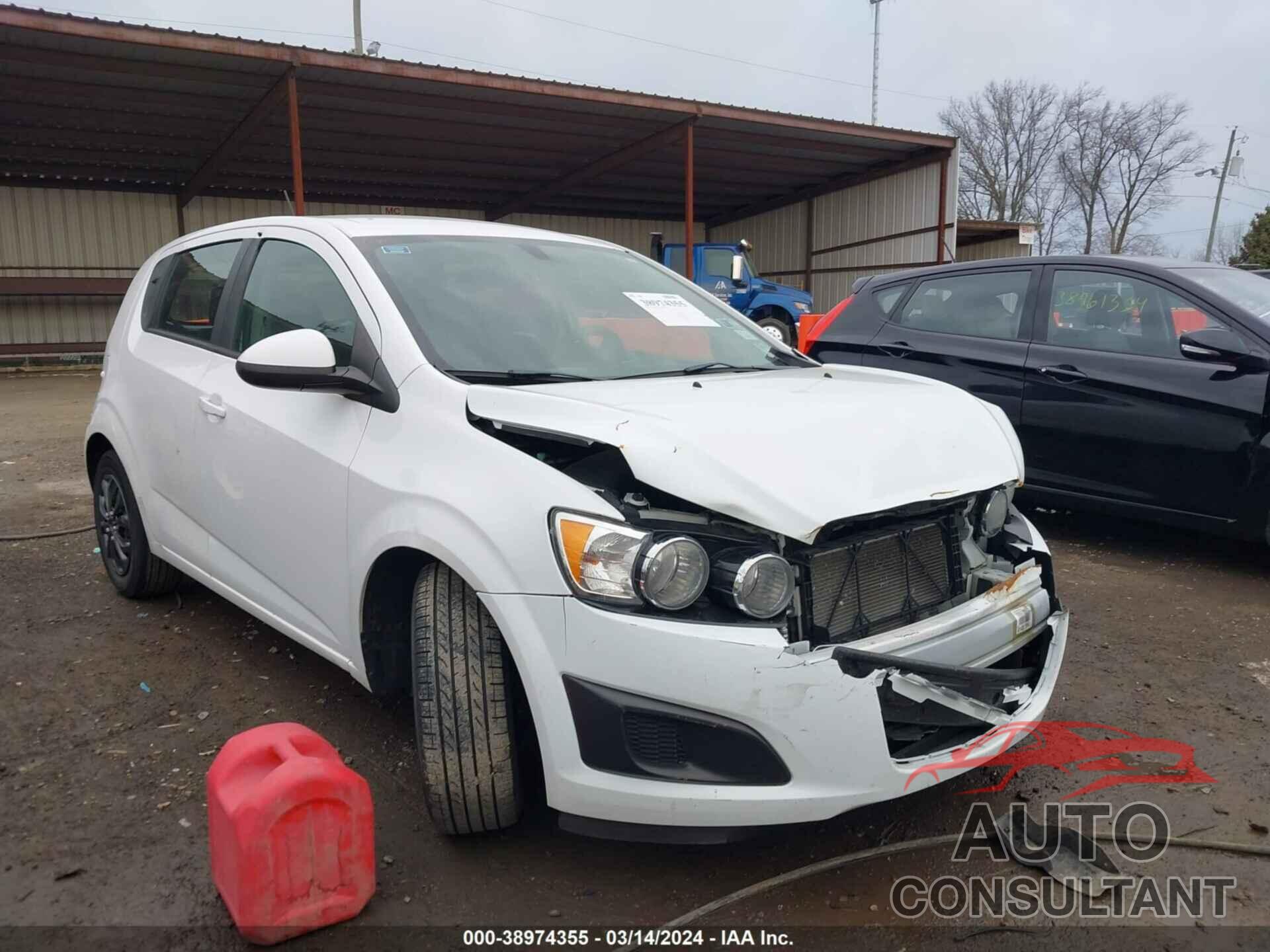 CHEVROLET SONIC 2016 - 1G1JA6SH8G4161568