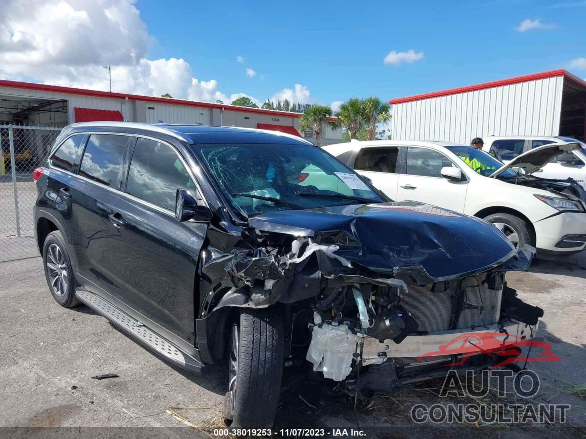 TOYOTA HIGHLANDER 2019 - 5TDKZRFH7KS562543