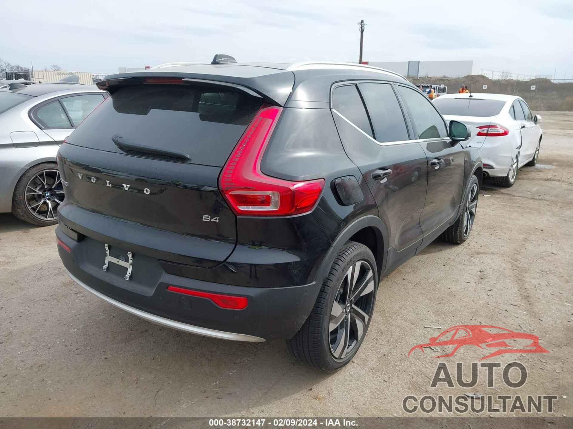 VOLVO XC40 2023 - YV4K92HA1P2097874