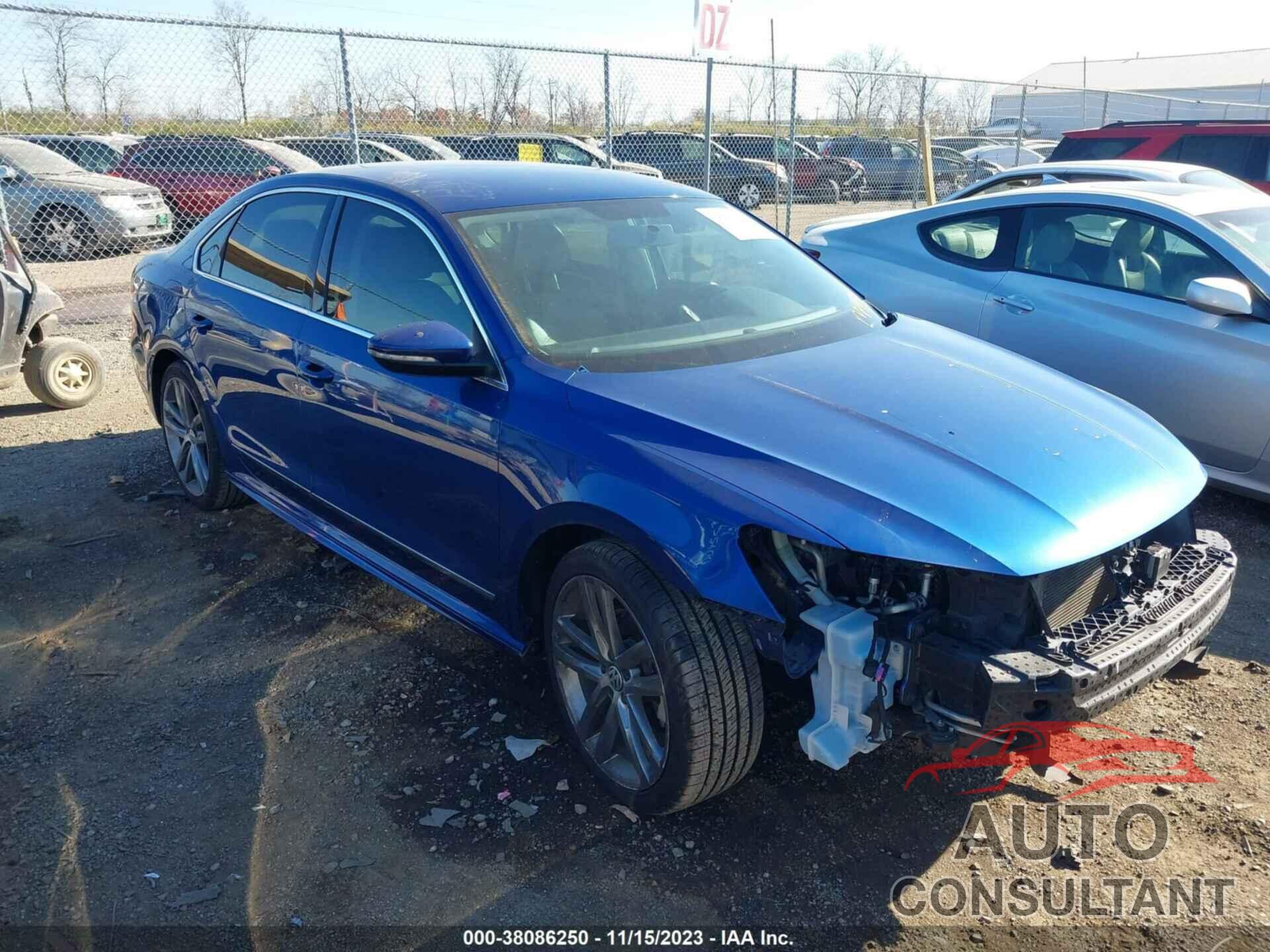 VOLKSWAGEN PASSAT 2017 - 1VWDT7A32HC075073