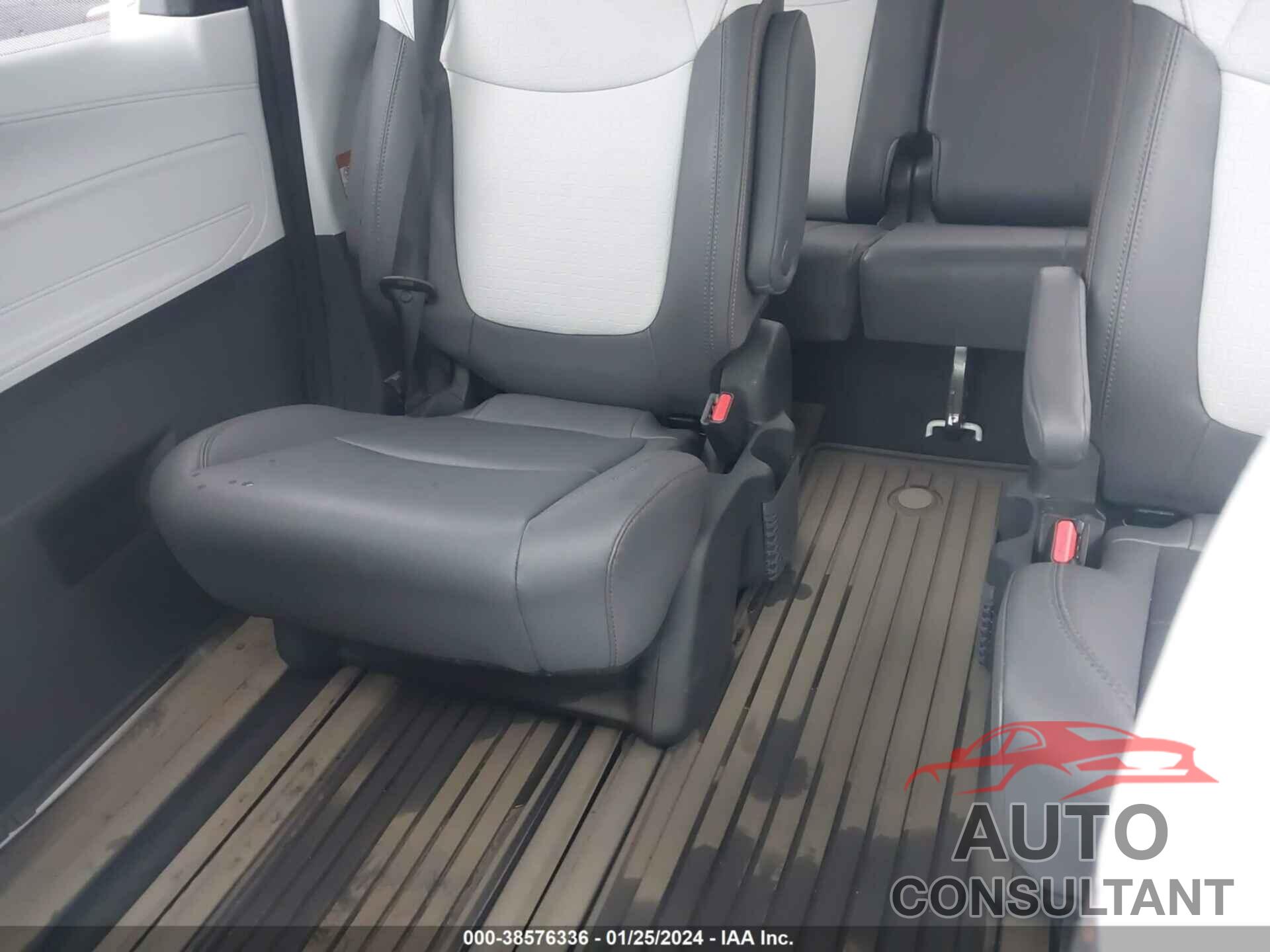 TOYOTA SIENNA 2023 - 5TDDSKFC3PS080359