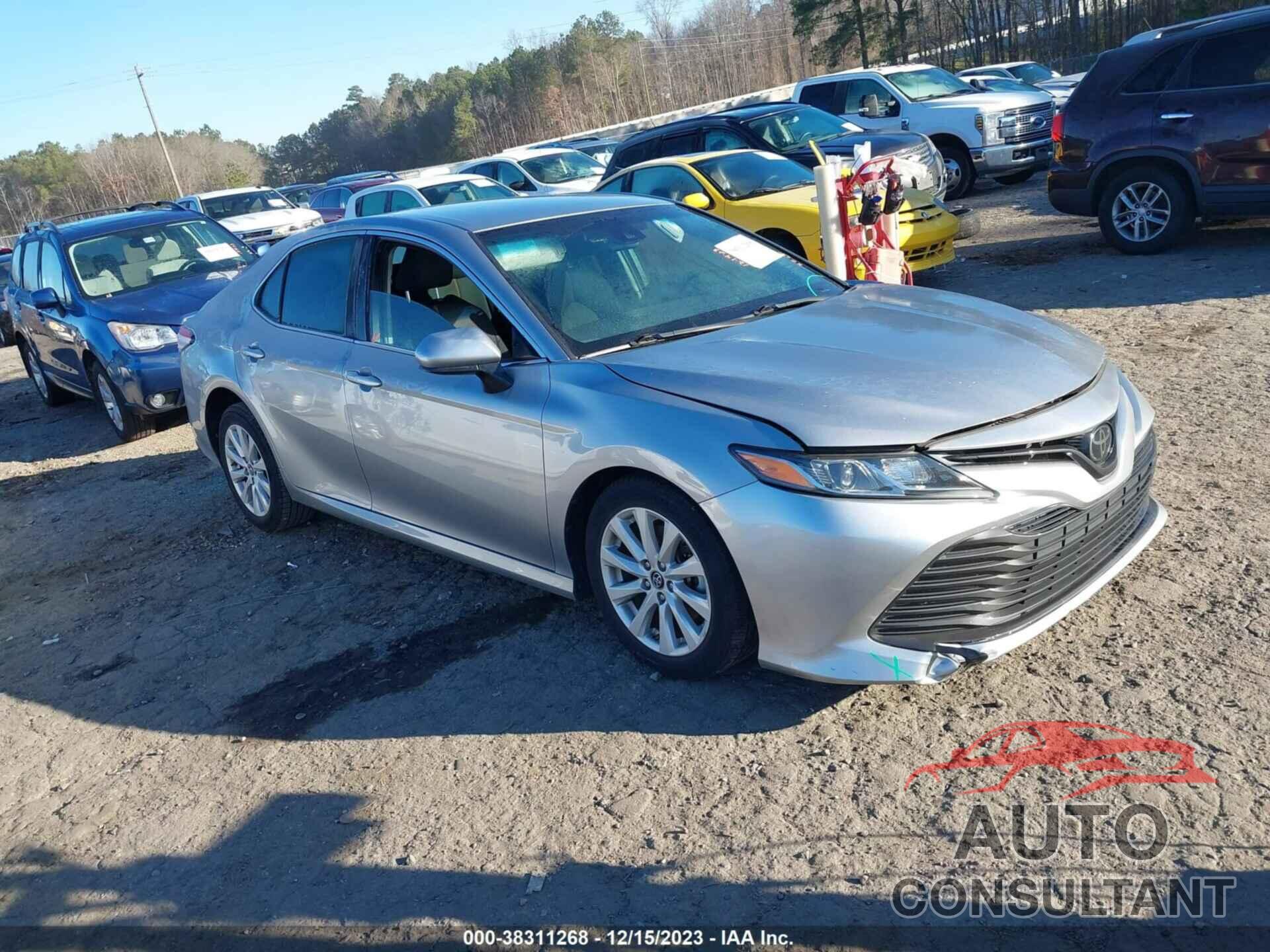 TOYOTA CAMRY 2018 - 4T1B11HK9JU671268