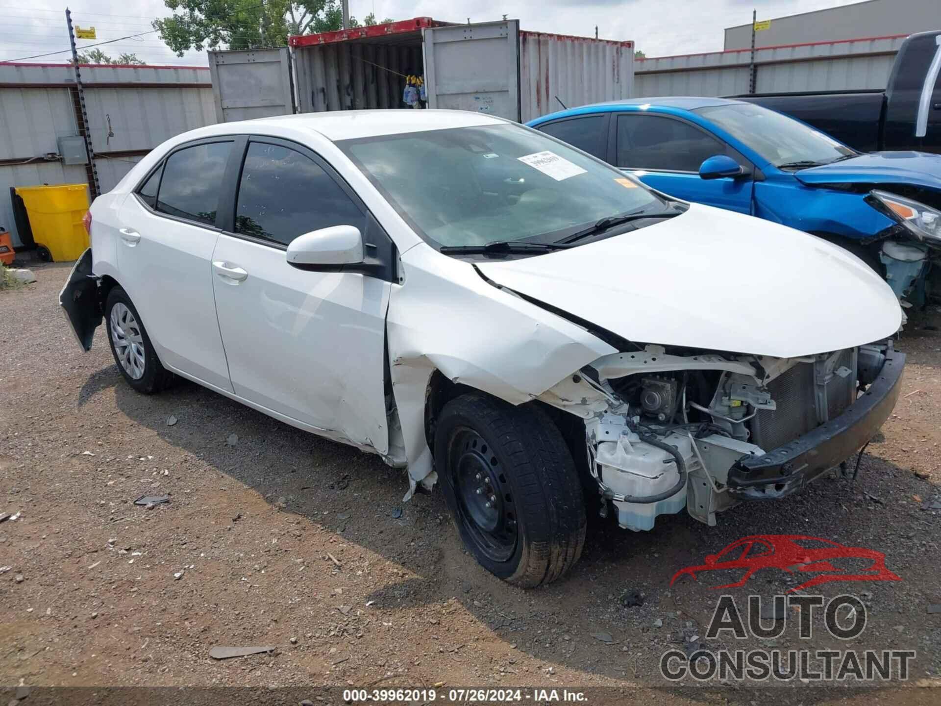 TOYOTA COROLLA 2018 - 5YFBURHE4JP825466