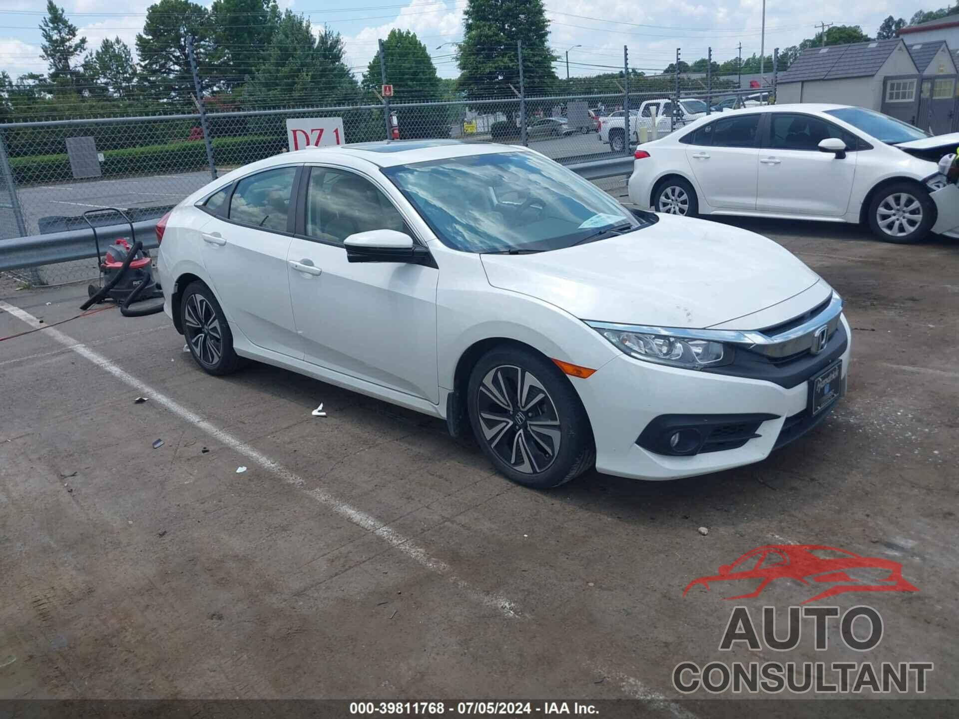 HONDA CIVIC 2018 - JHMFC1F77JX026355