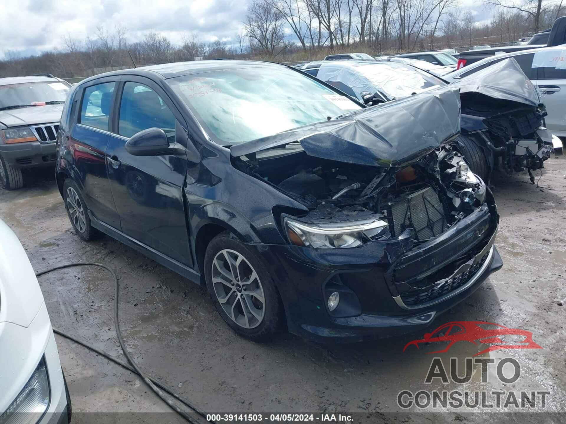 CHEVROLET SONIC 2018 - 1G1JD6SH0J4107650