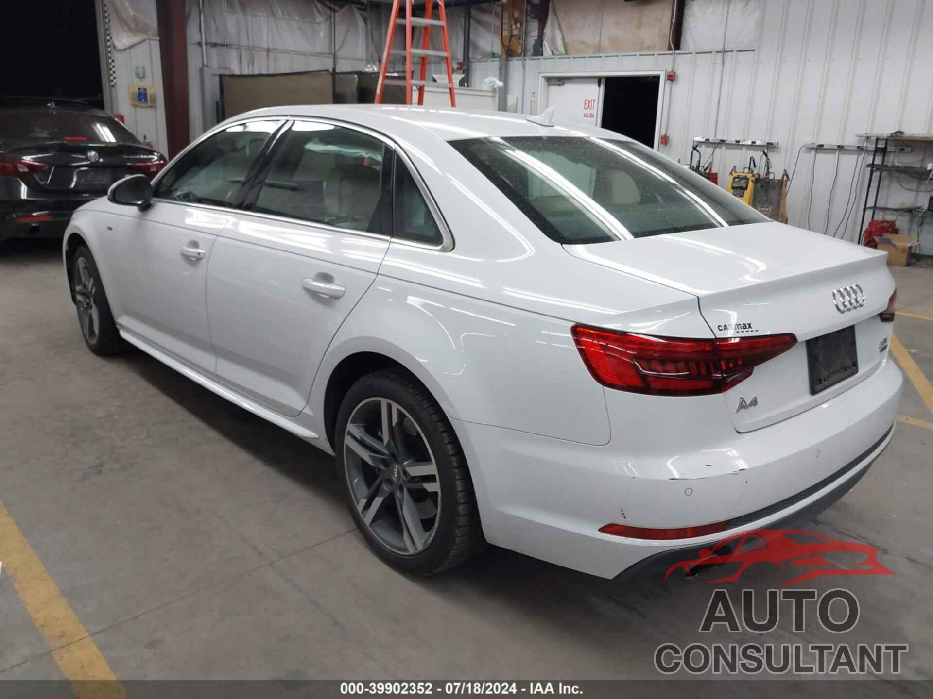 AUDI A4 2017 - WAUENAF48HN035551