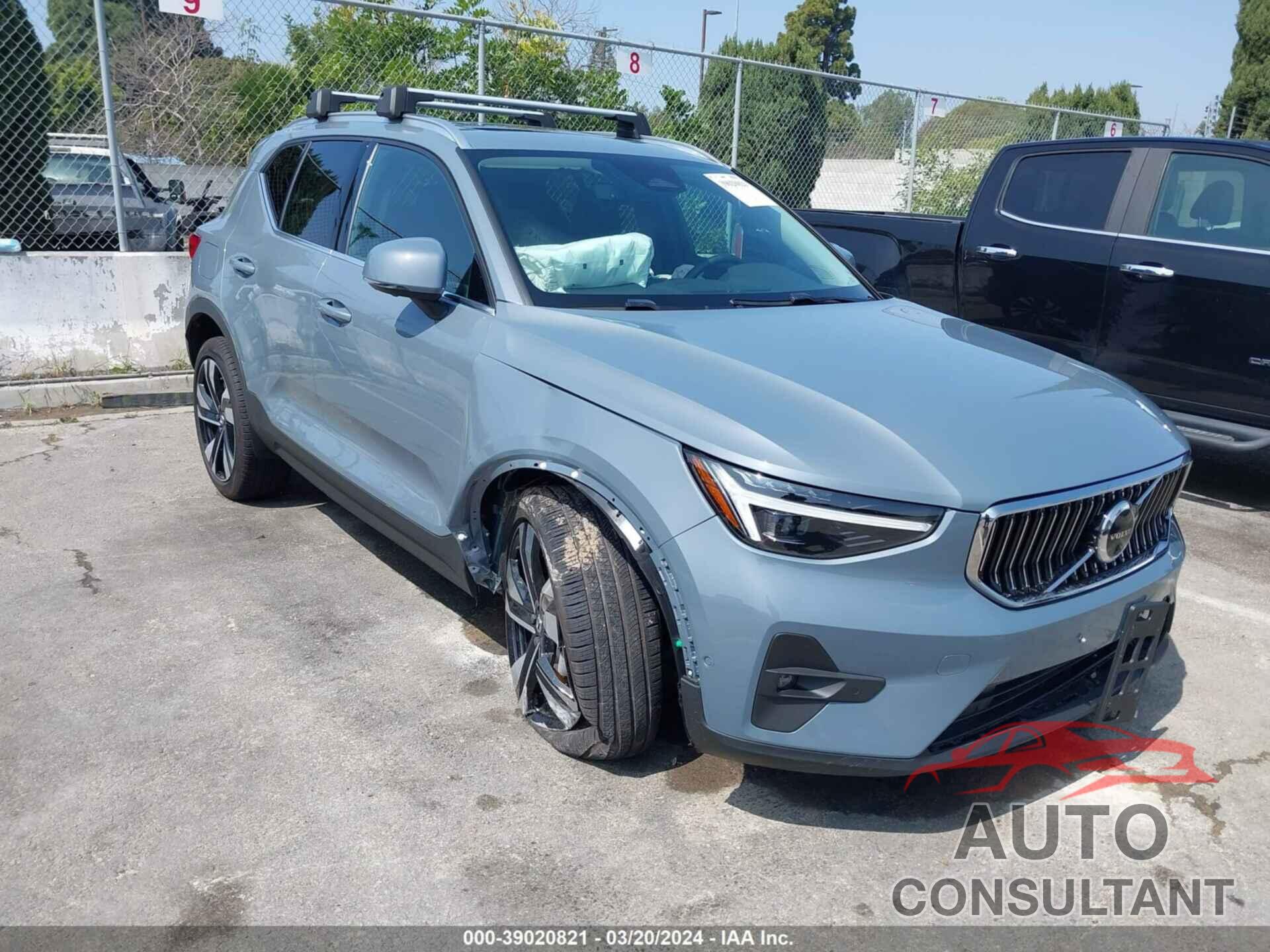 VOLVO XC40 2023 - YV4L12UA6P2019026