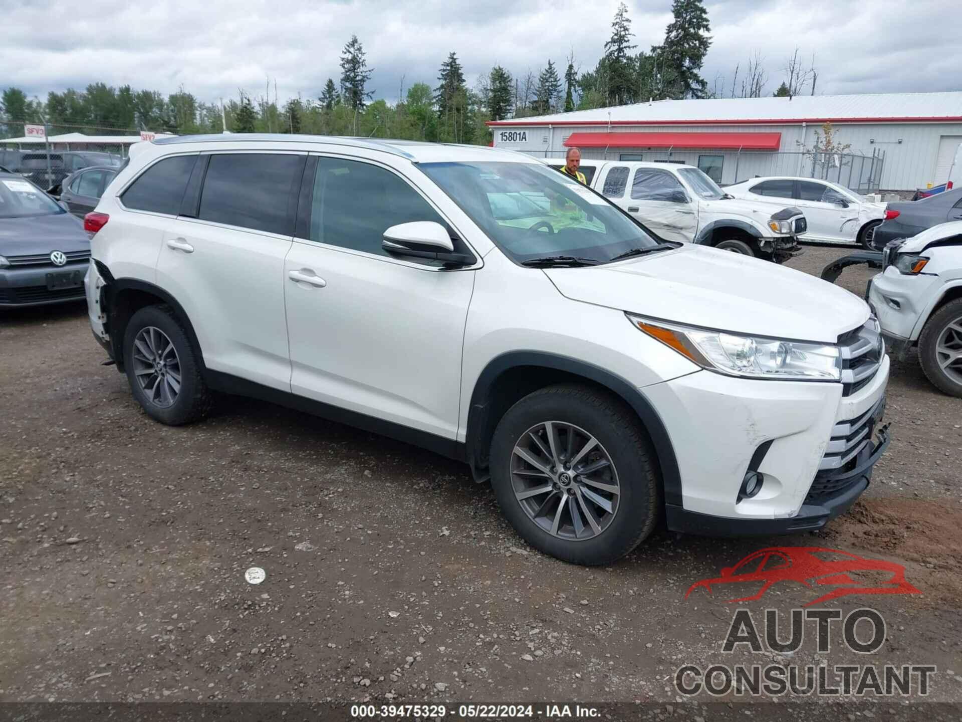 TOYOTA HIGHLANDER 2019 - 5TDJZRFH4KS740629