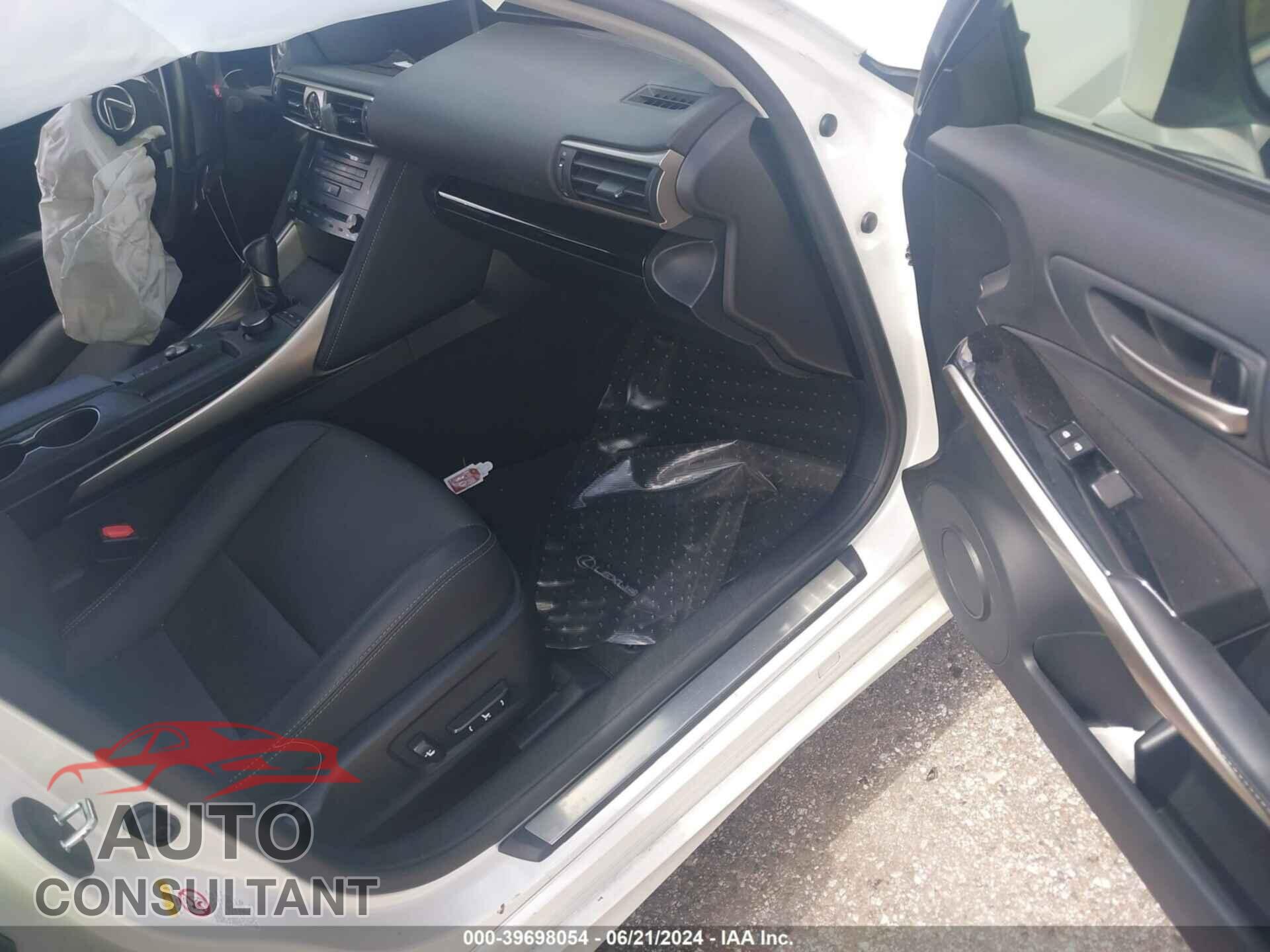 LEXUS IS 200T 2017 - JTHBA1D28H5050813